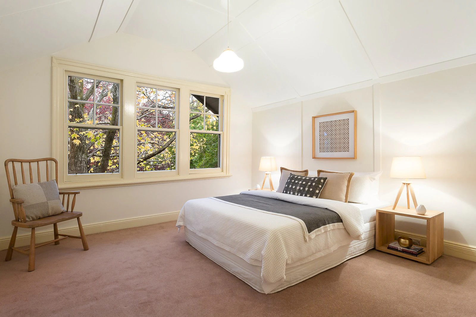 22 St James Avenue, Mont Albert, VIC