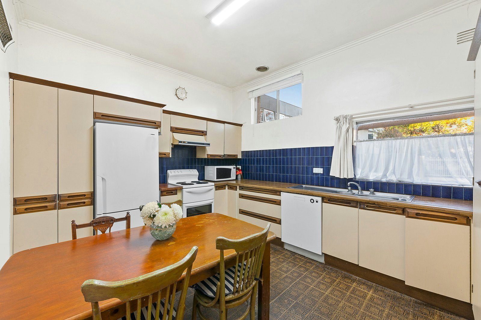 9 Rothesay Avenue, Brighton, VIC