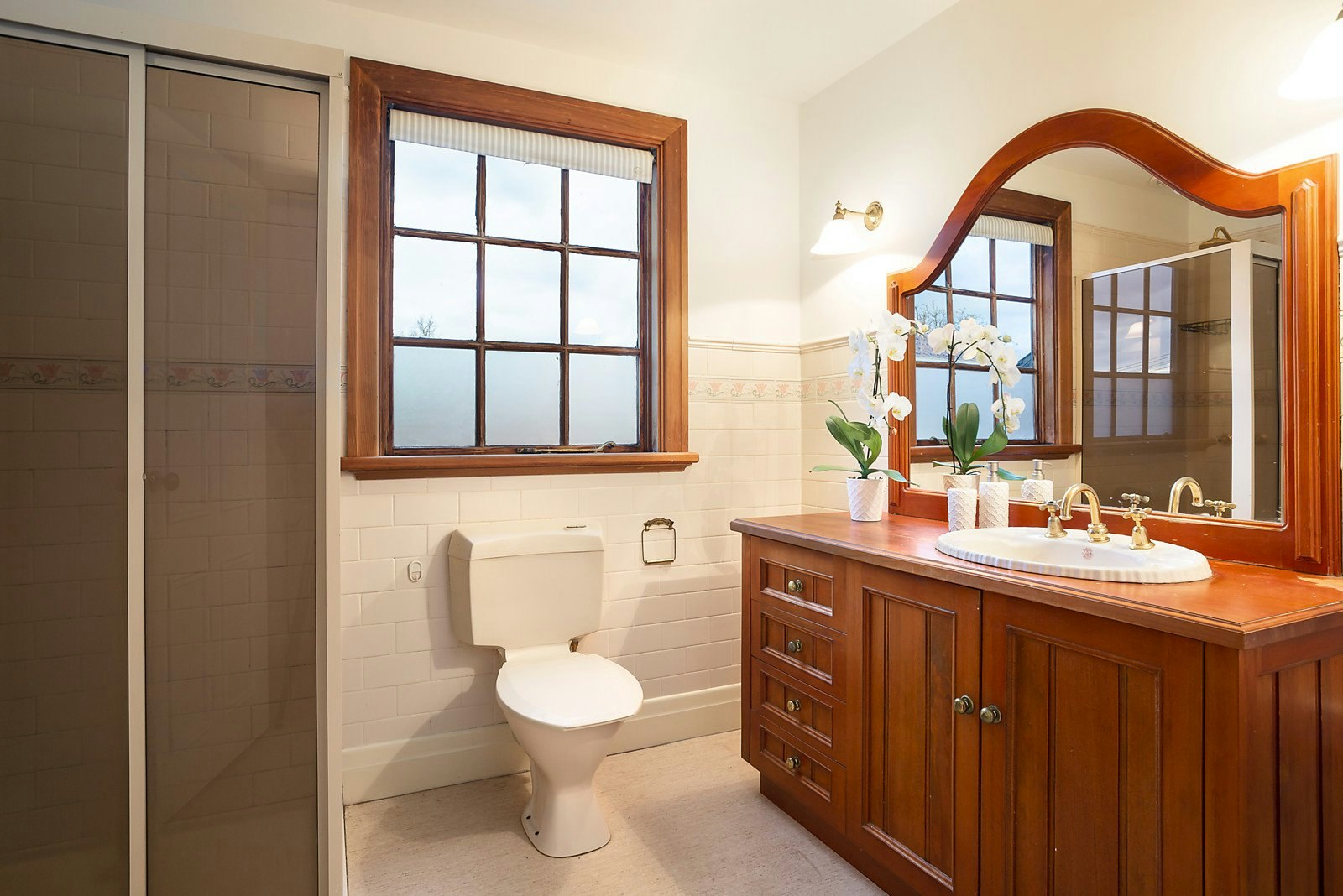 22 St James Avenue, Mont Albert, VIC