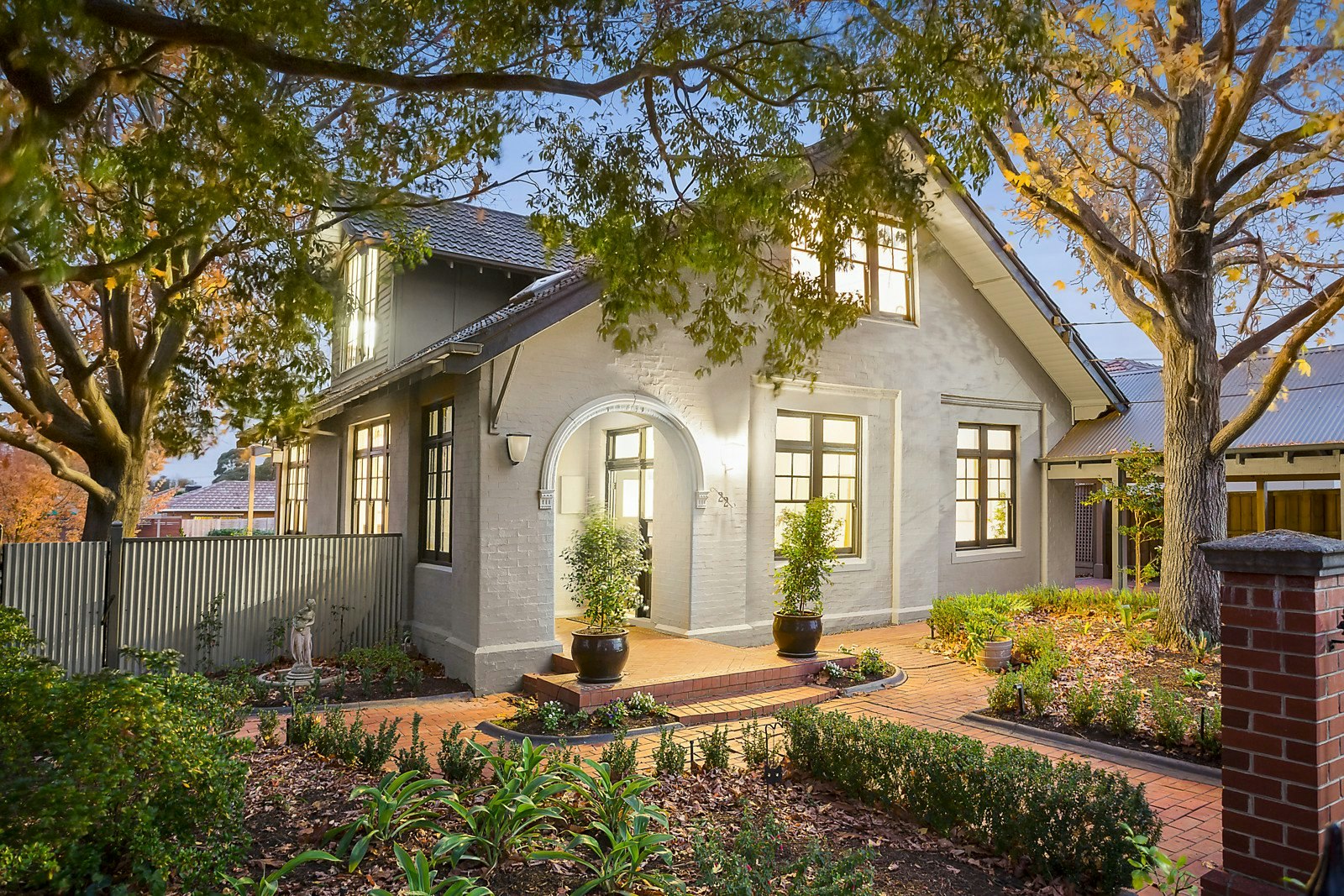 22 St James Avenue, Mont Albert, VIC