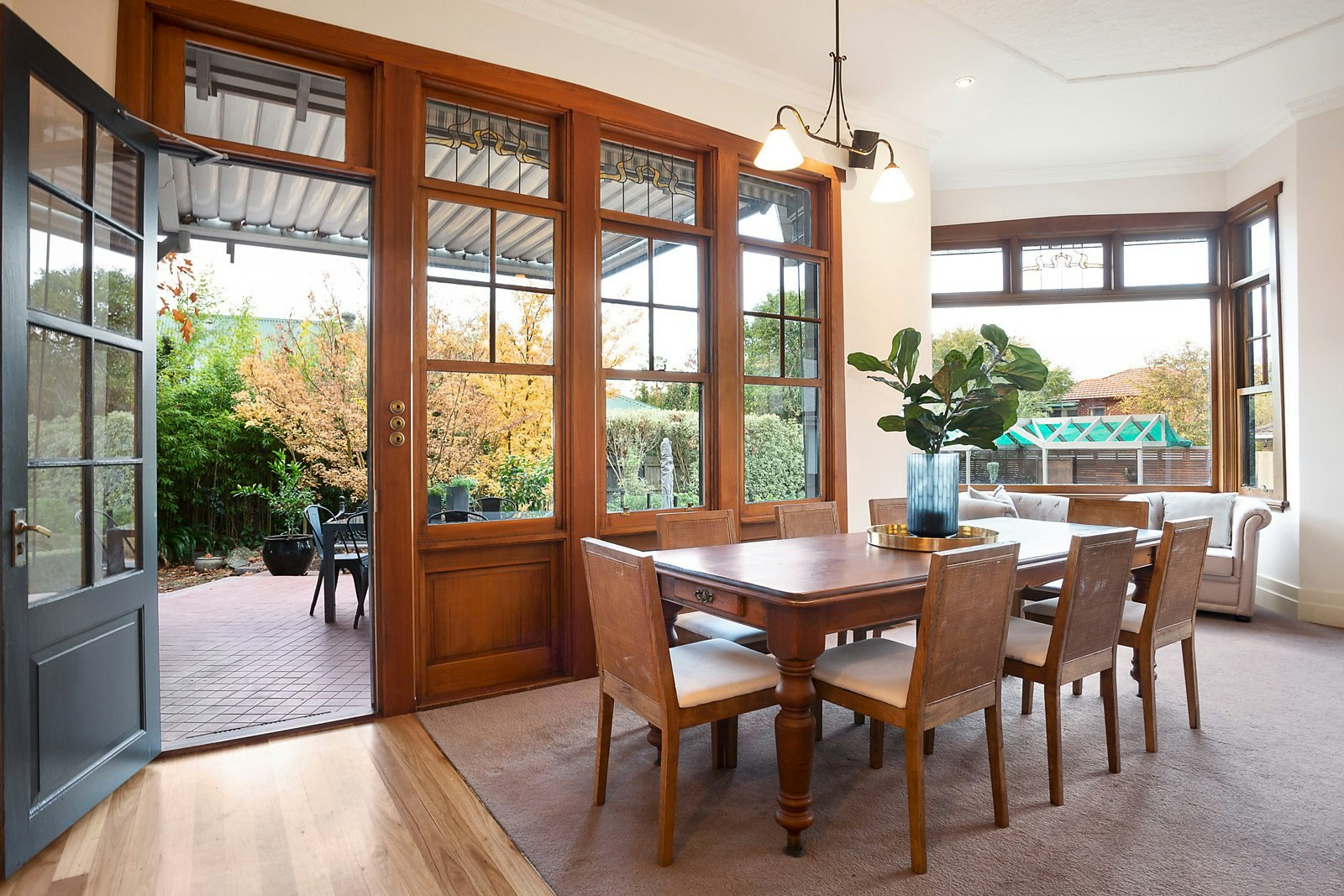 22 St James Avenue, Mont Albert, VIC