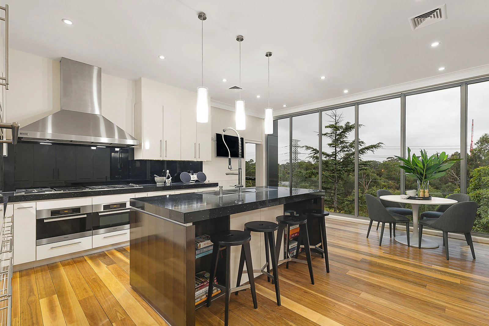 3-5 Edzell Avenue, Toorak, VIC