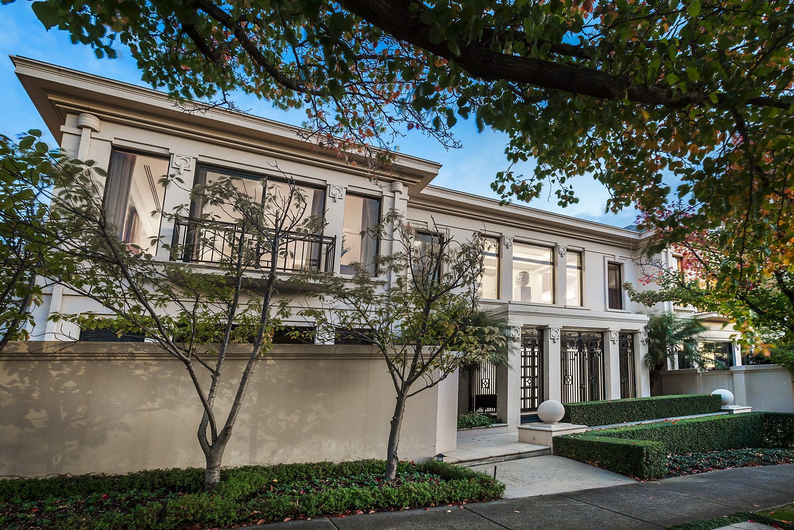 Penthouse, 2 Trawalla Avenue, Toorak - Thumbnail 2