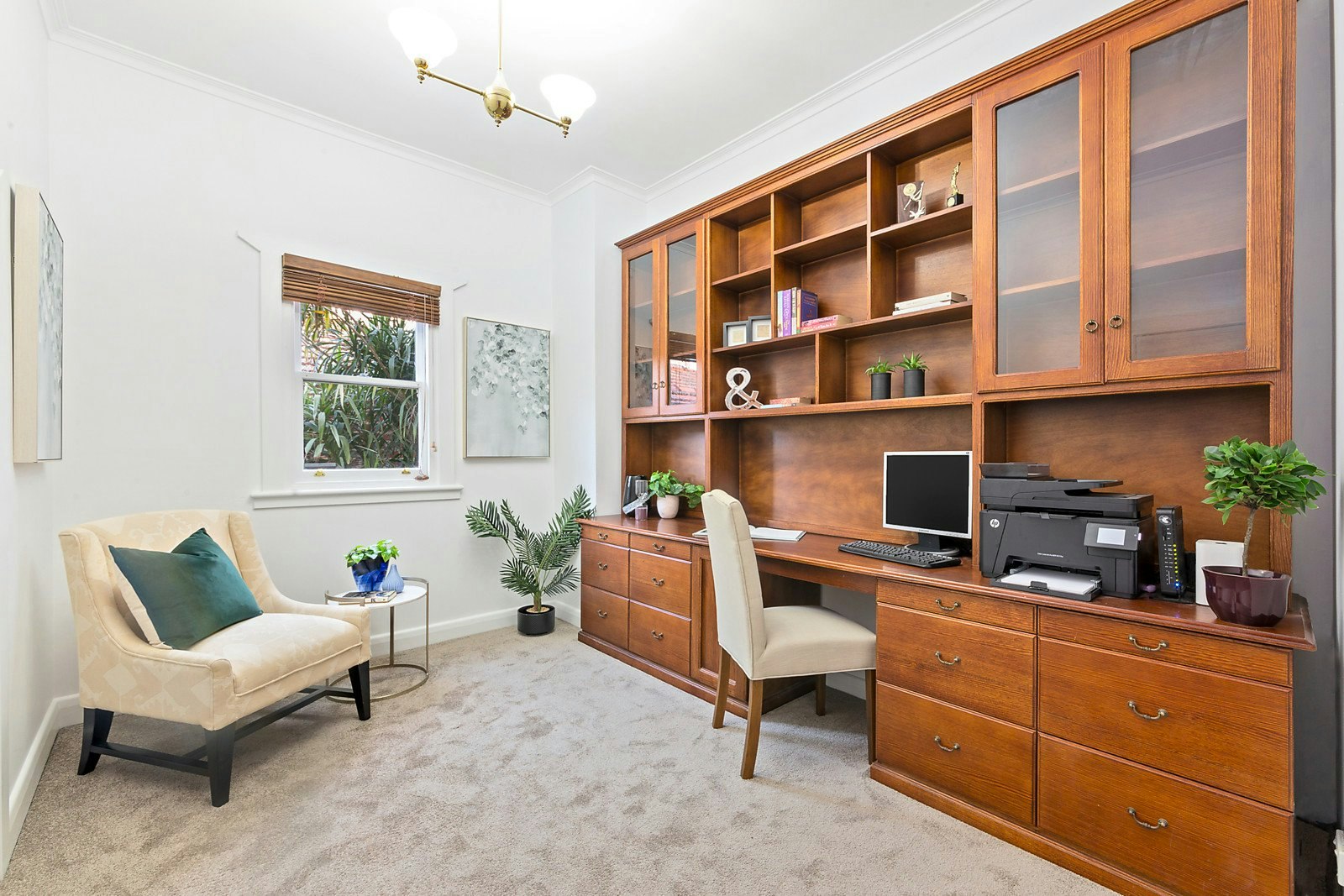 2 Kinloch Avenue, Mont Albert, VIC