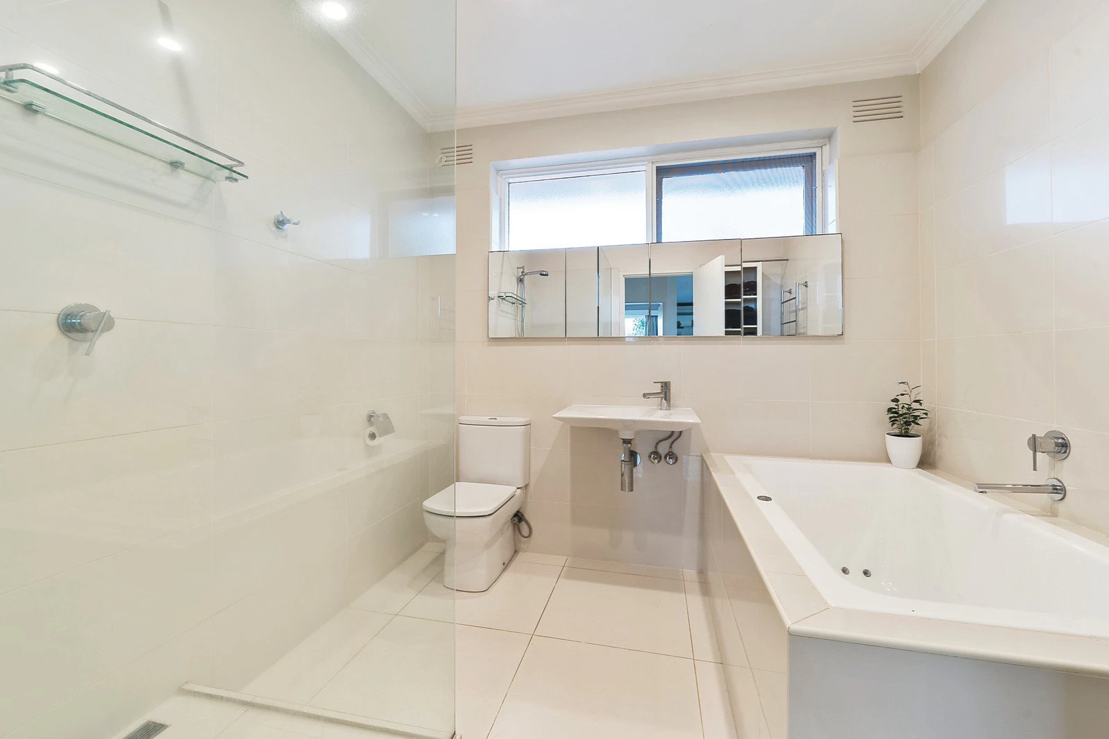 3/18 Louise Avenue, Mont Albert, VIC