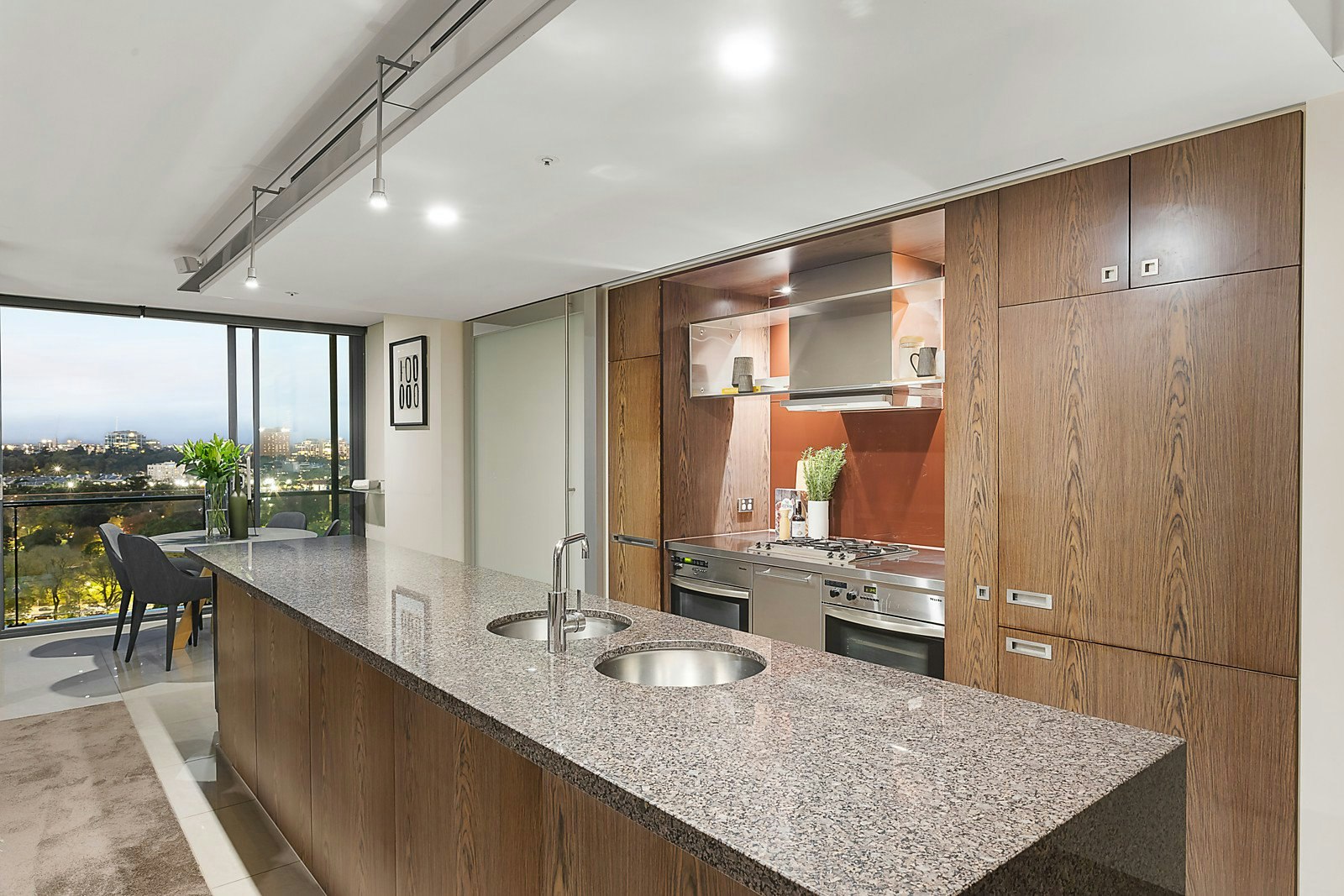1708/250 St Kilda Road, Southbank, VIC
