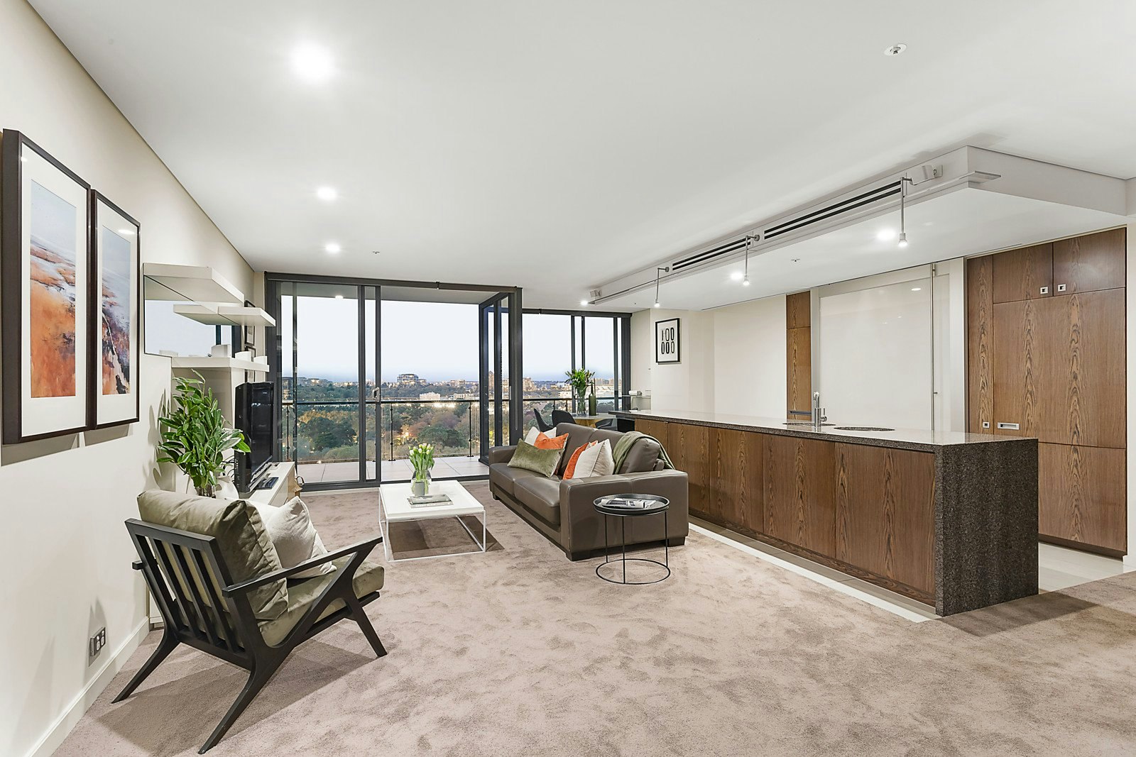 1708/250 St Kilda Road, Southbank, VIC