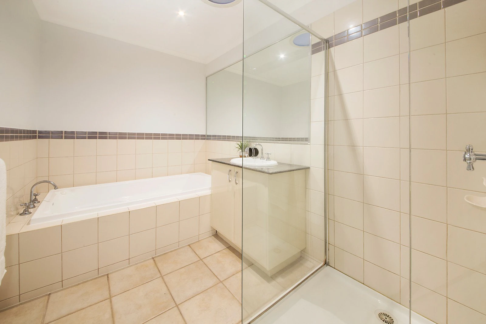 6 Aralee Place, Brighton East, VIC
