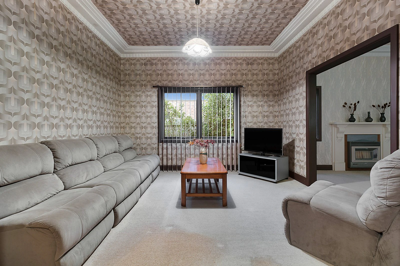 16 Queens Parade, Glen Iris, VIC