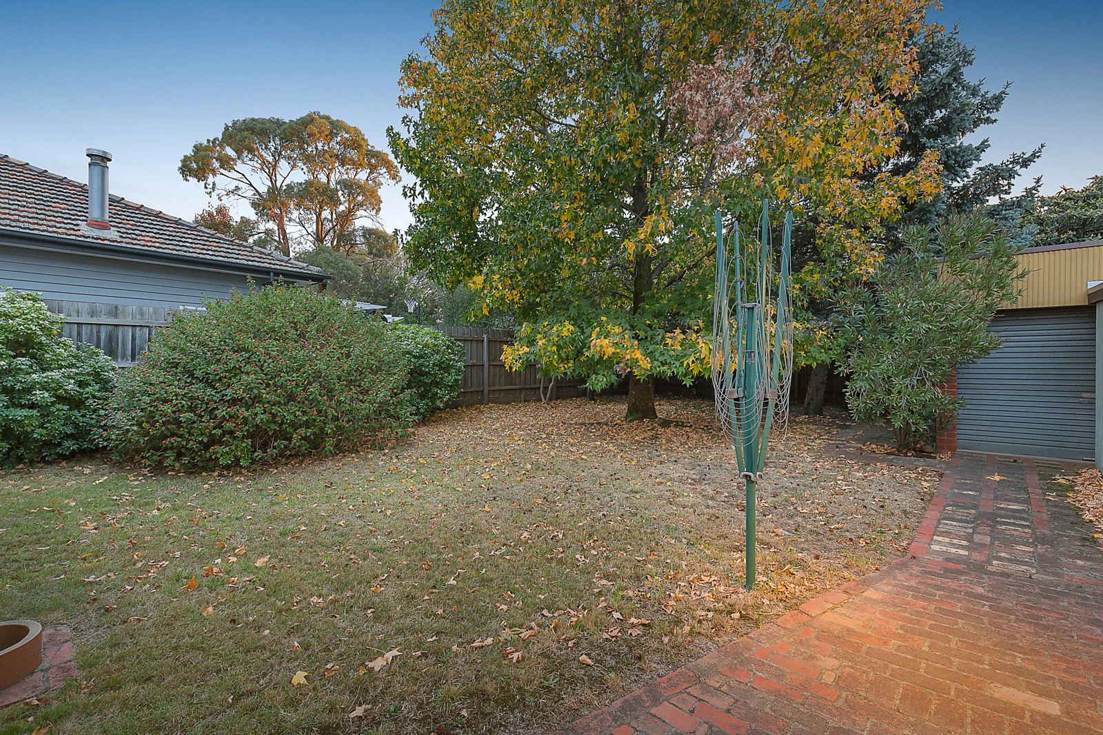 16 Queens Parade, Glen Iris, VIC