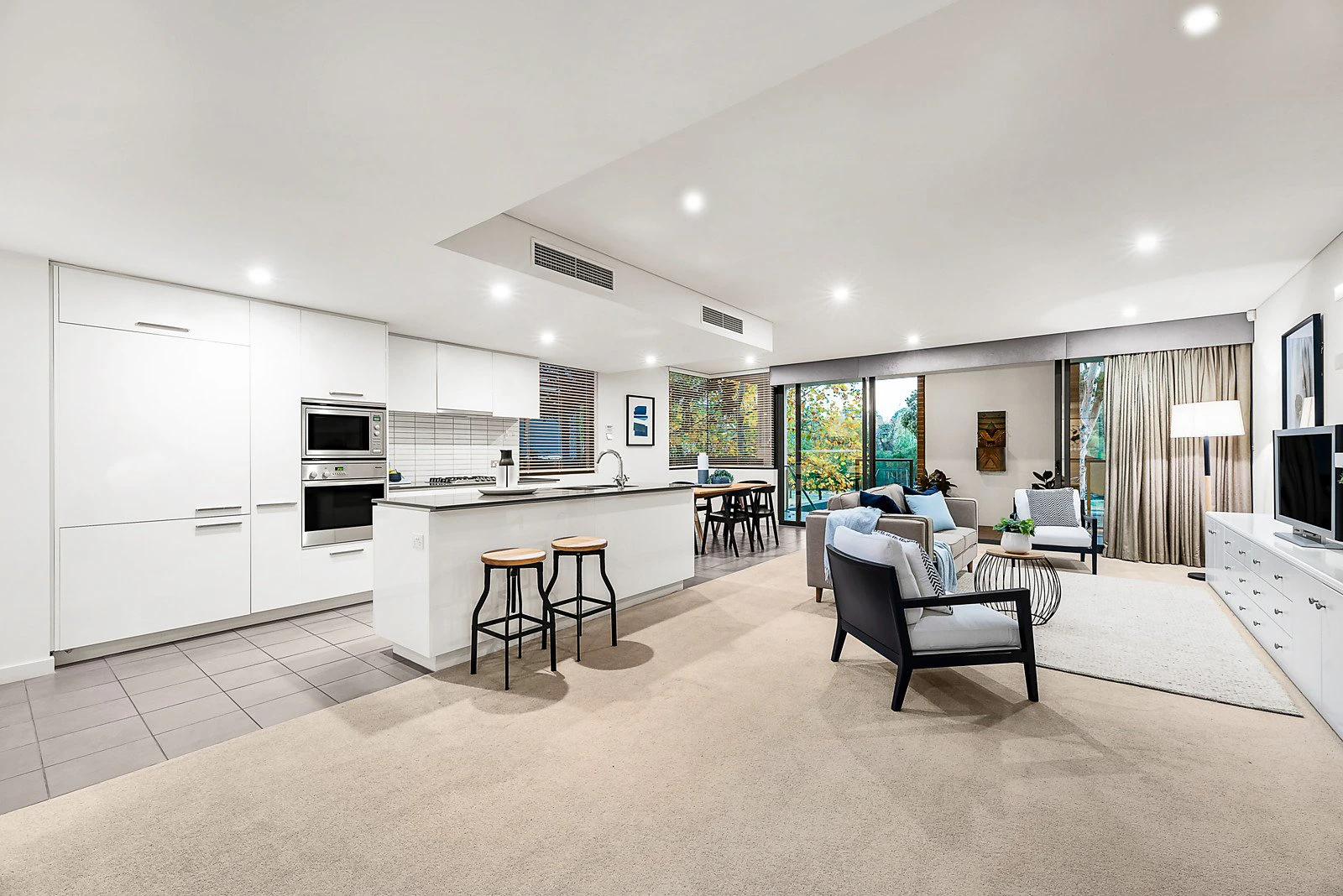 1/53 Chaucer Crescent, Canterbury, VIC