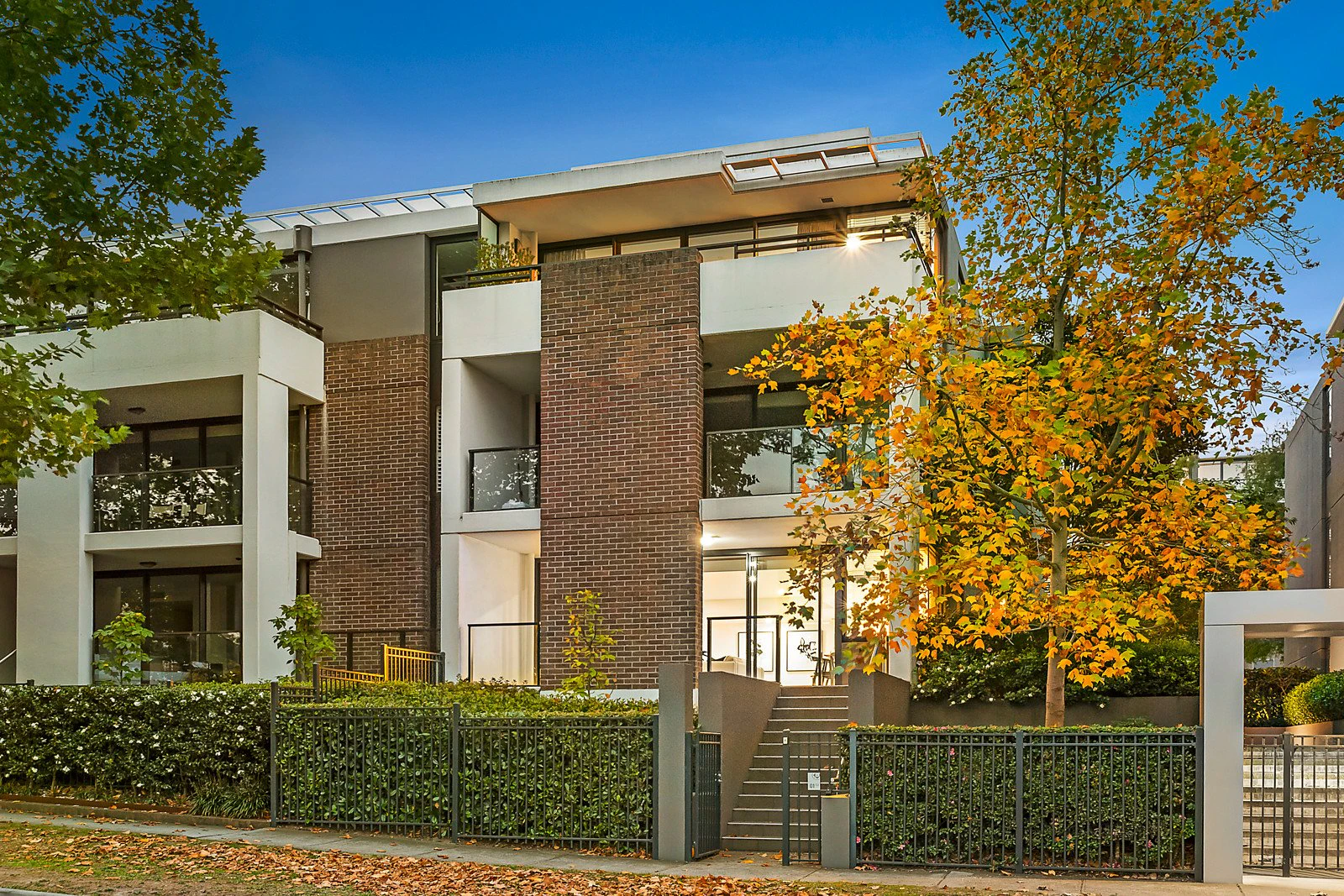 1/53 Chaucer Crescent, Canterbury, VIC