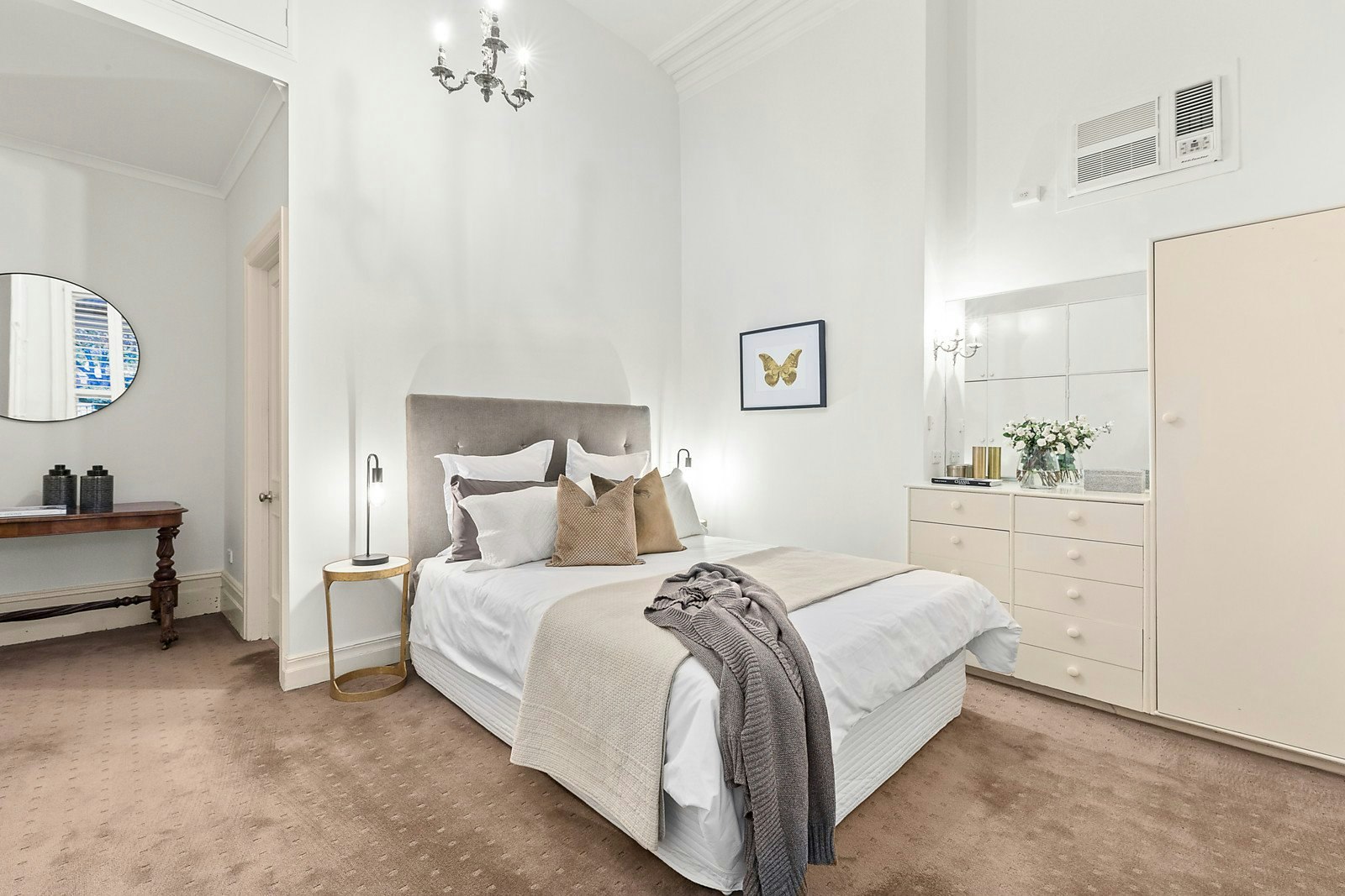 12 Royal Crescent, Armadale, VIC