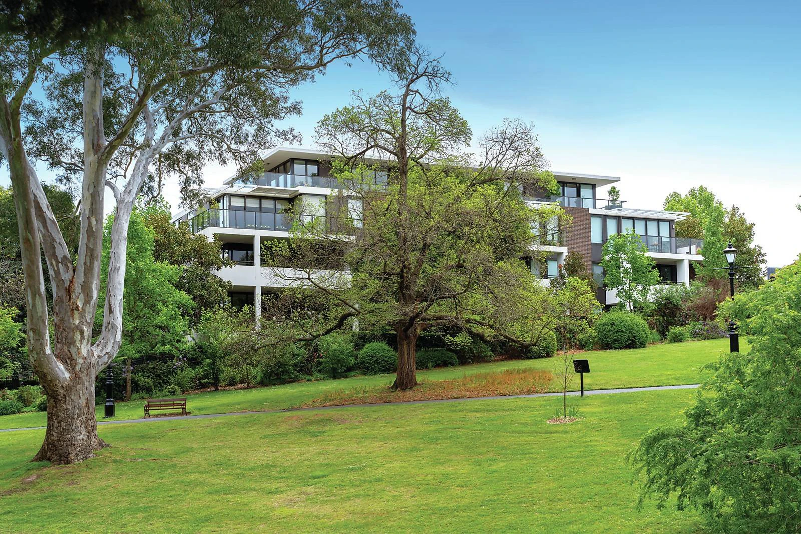 1/53 Chaucer Crescent, Canterbury, VIC