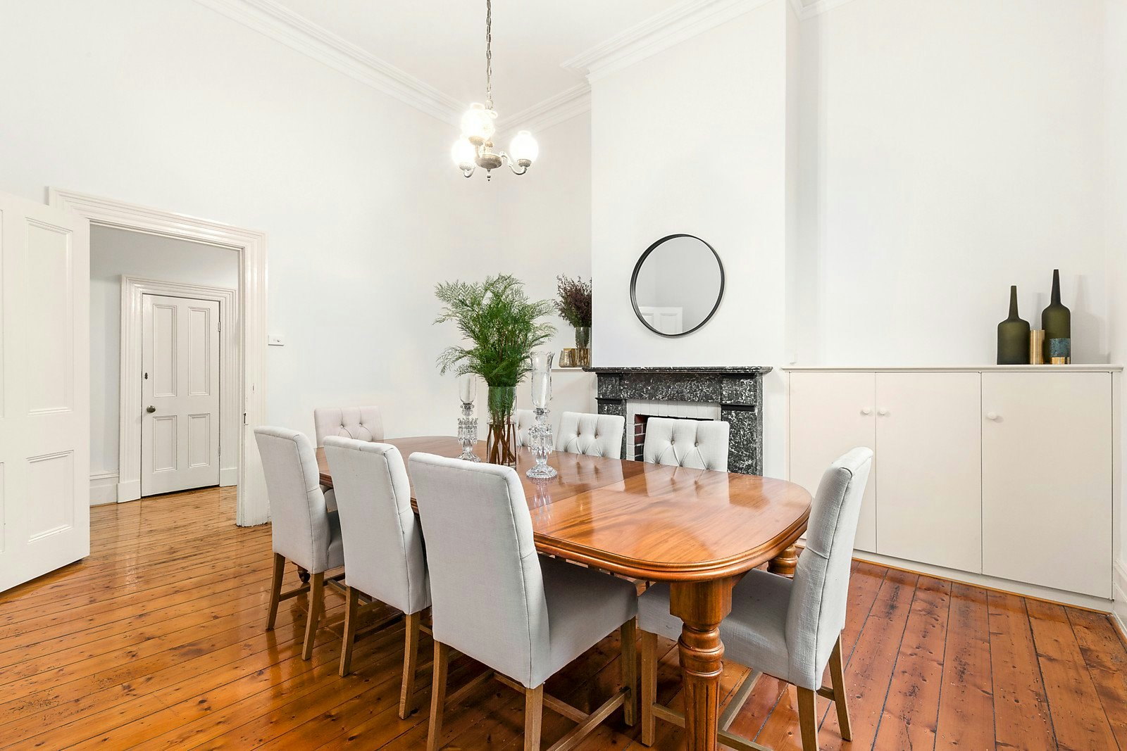 12 Royal Crescent, Armadale, VIC