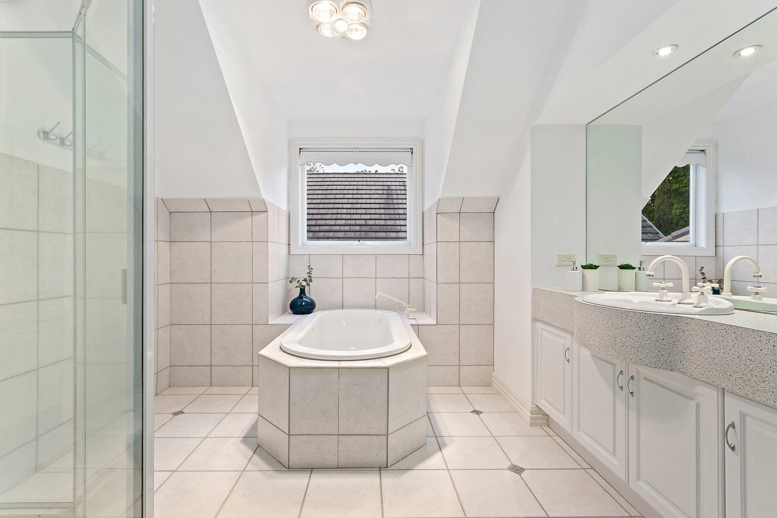 101B Windsor Crescent, Mont Albert, VIC