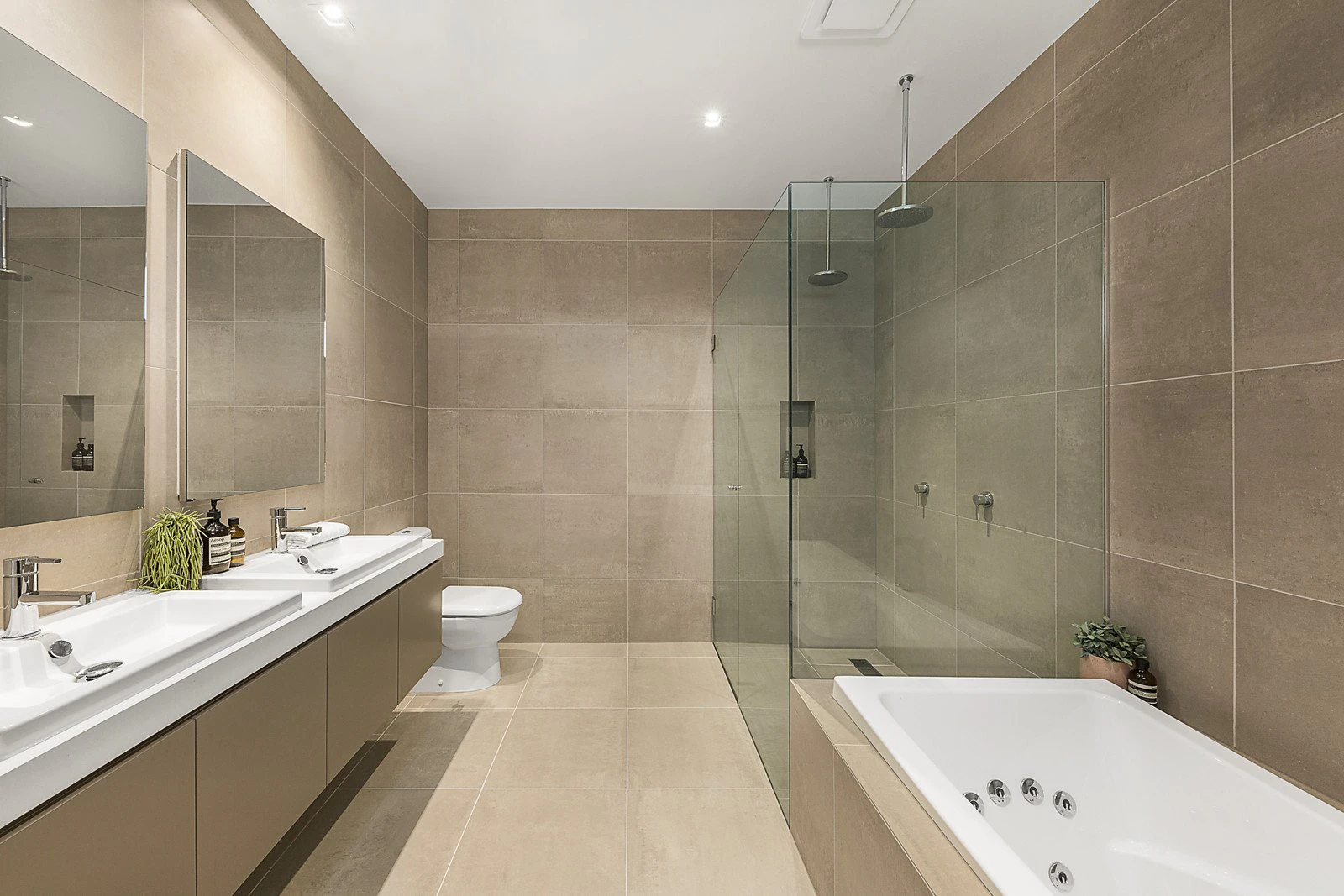 7 Chislehurst Road, Hampton, VIC