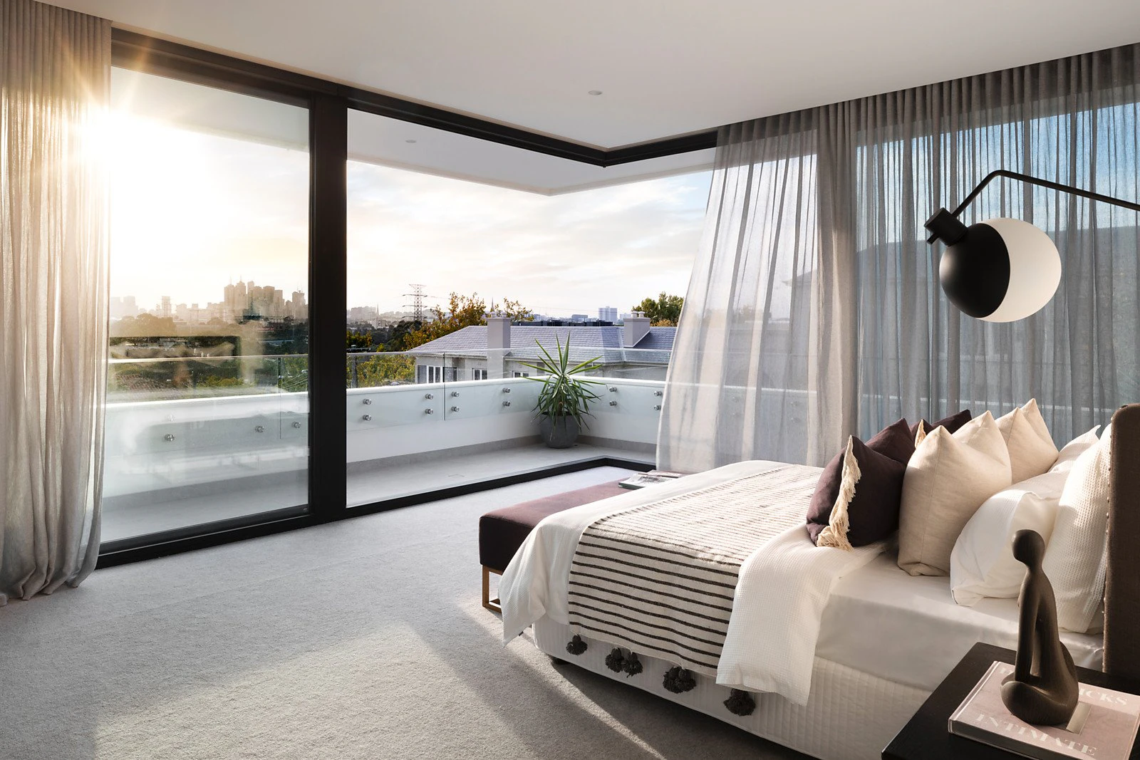 2 Chastleton Avenue, Toorak, VIC