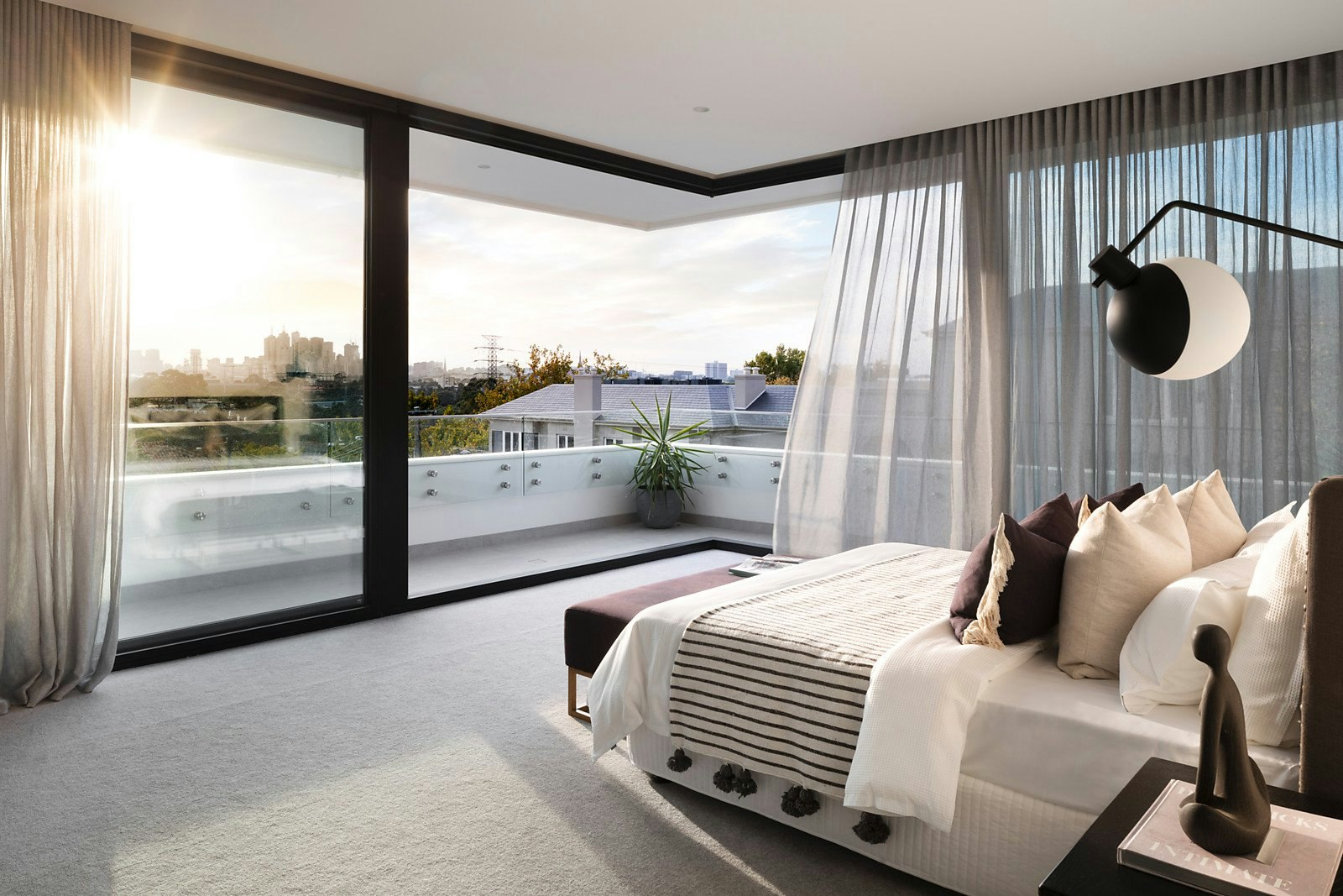 2 Chastleton Avenue, Toorak, VIC