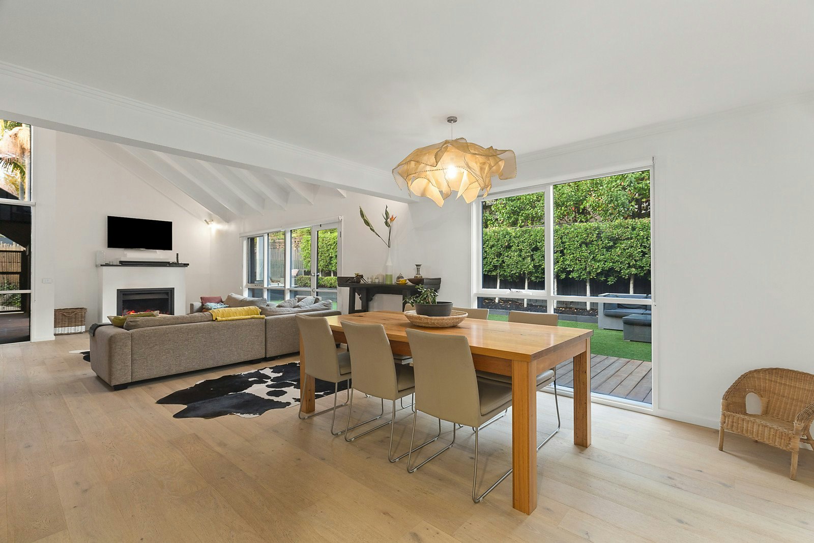 18 Pine Avenue, Camberwell, VIC