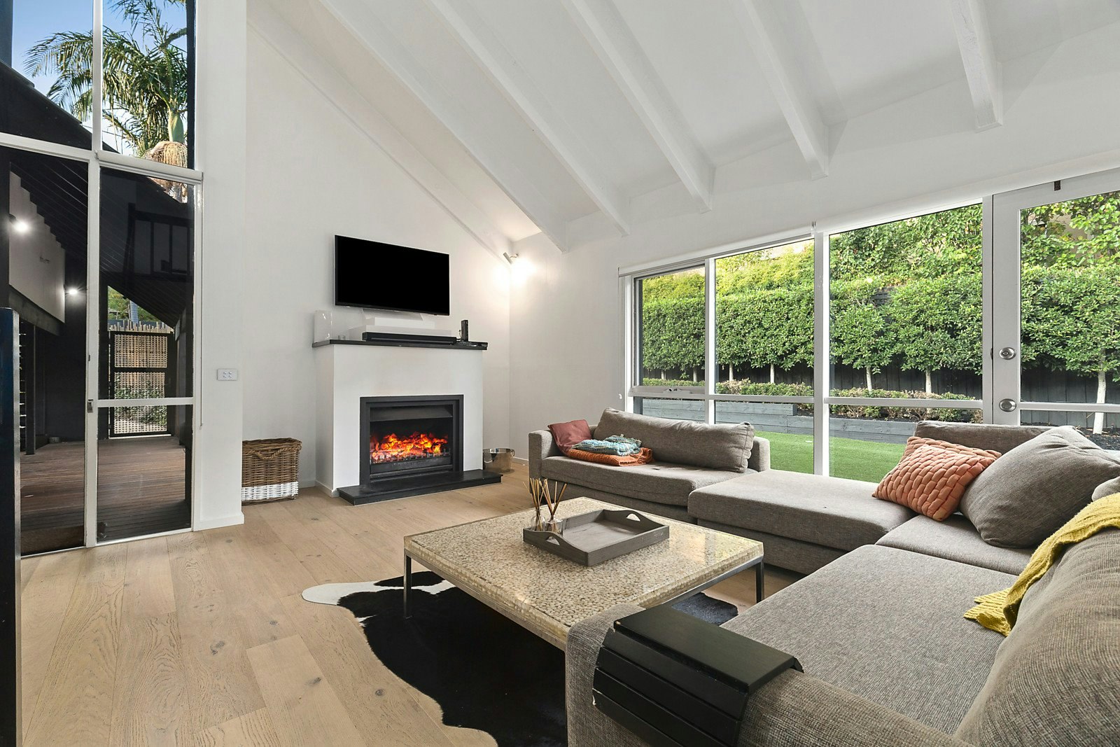 18 Pine Avenue, Camberwell, VIC