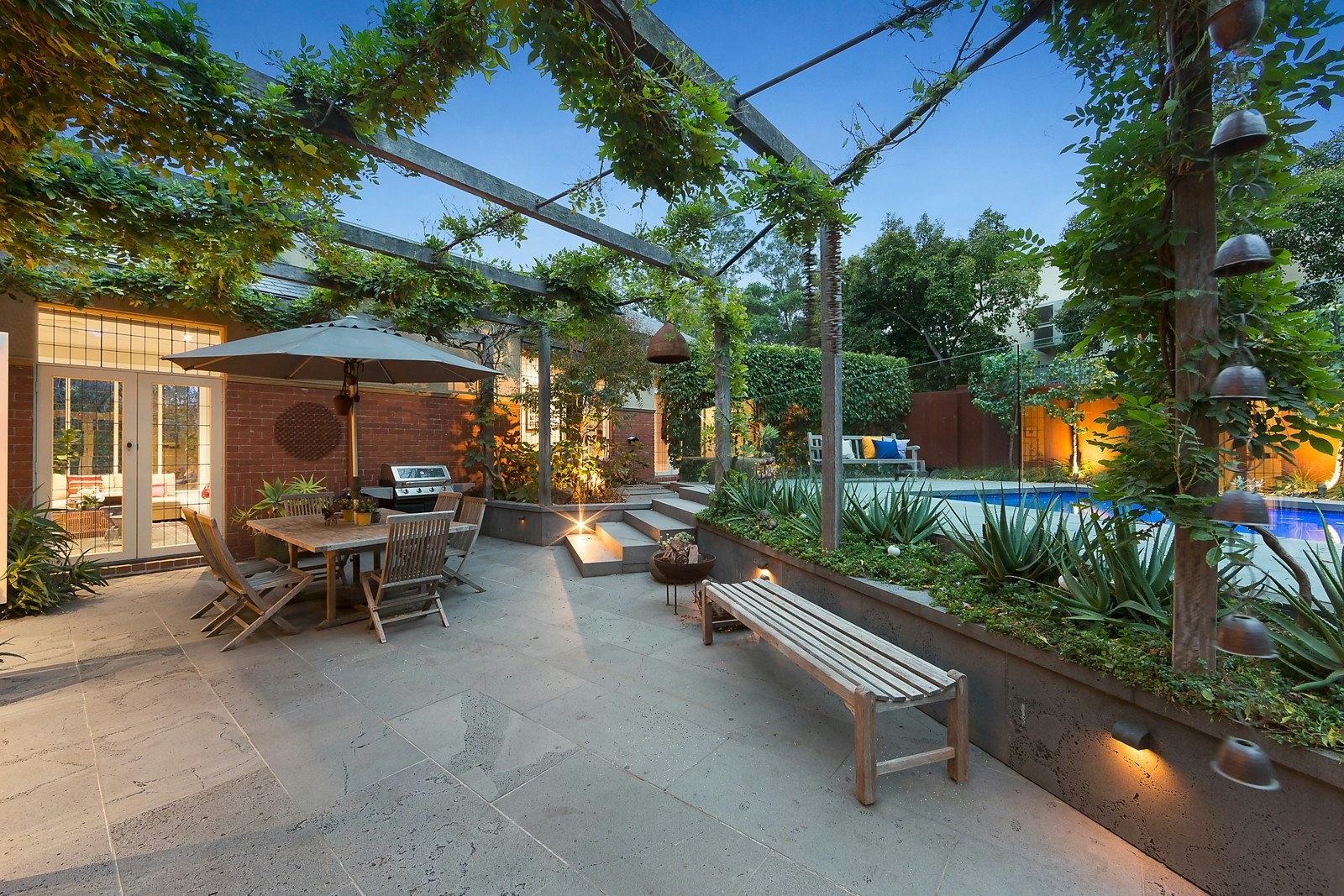 23 Rubens Grove, Canterbury, VIC