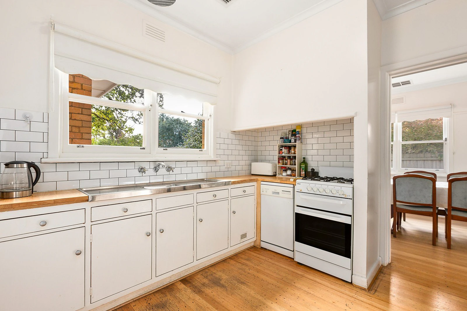 128 Ashburn Grove, Ashburton, VIC