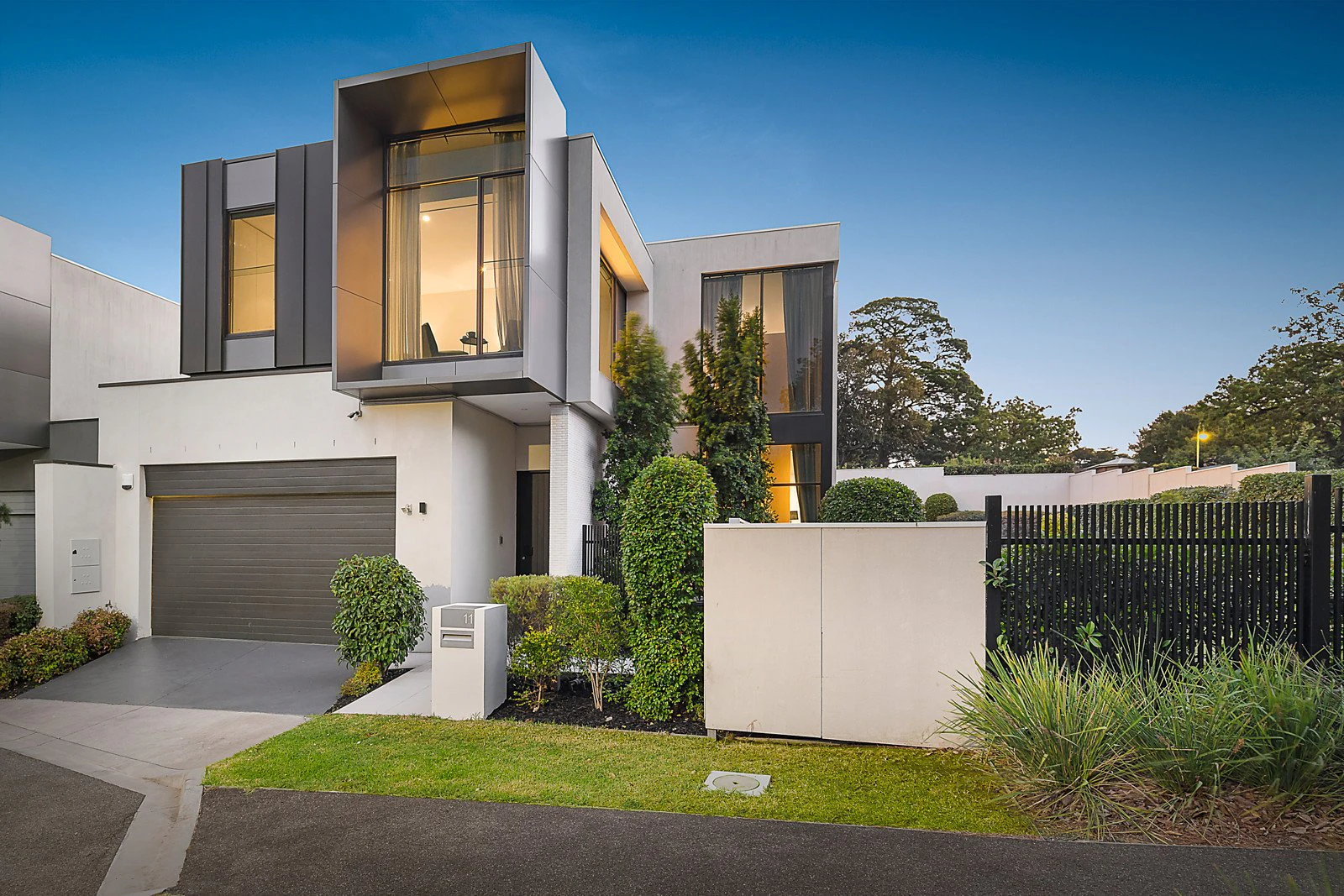 11 Holly Lane, Kew, VIC