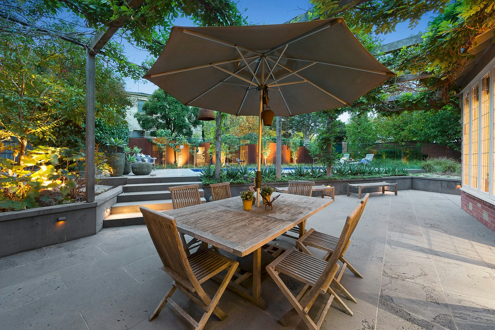 23 Rubens Grove, Canterbury, VIC