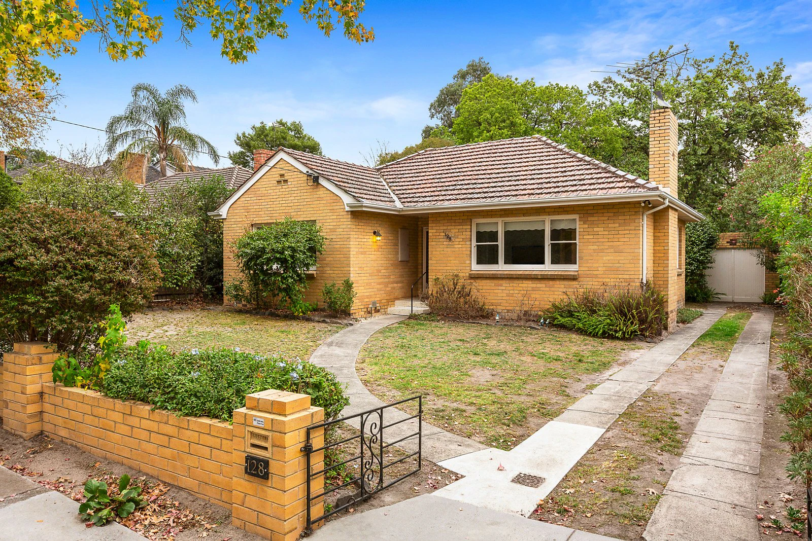128 Ashburn Grove, Ashburton, VIC