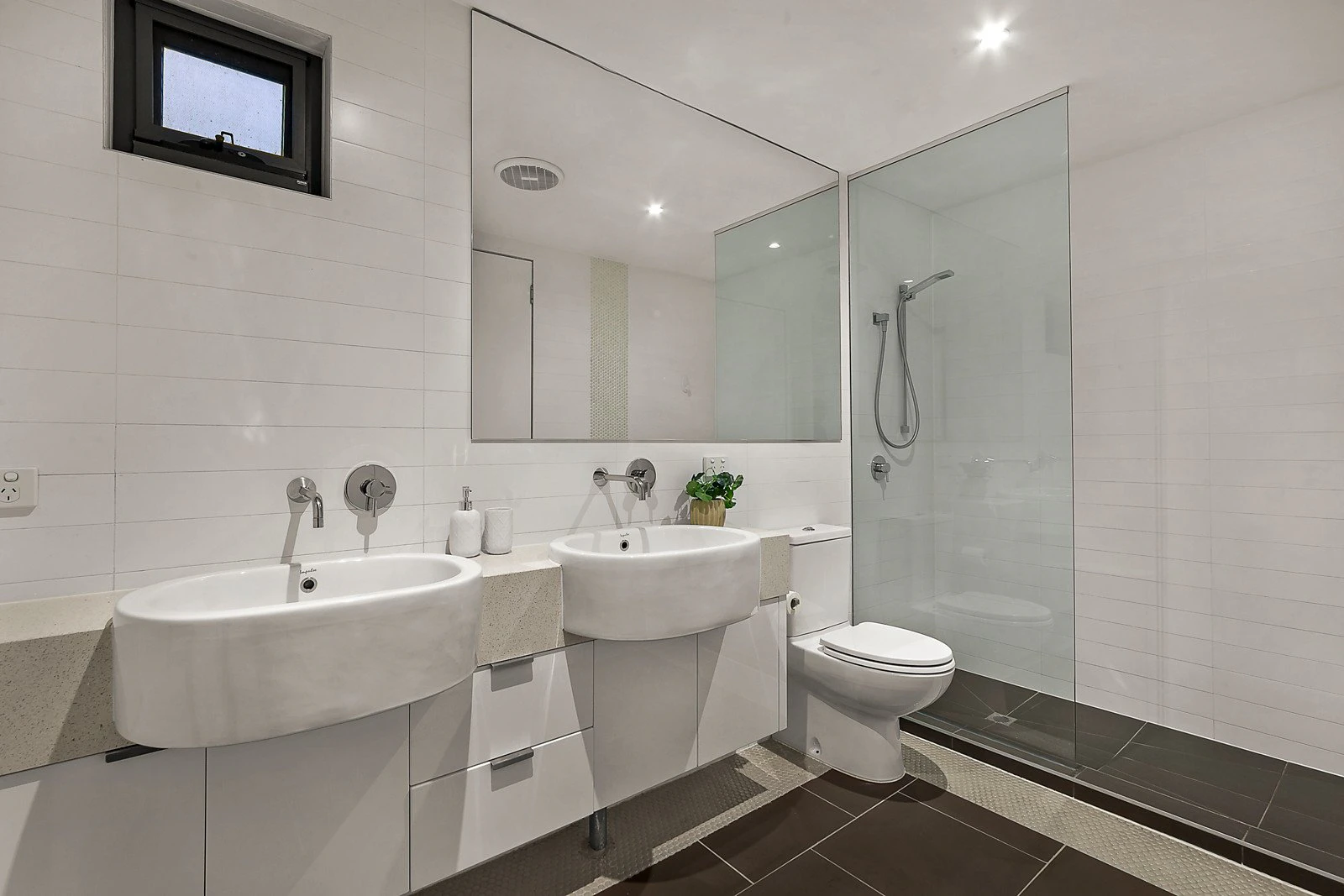2/103A Stokes Street, Port Melbourne, VIC