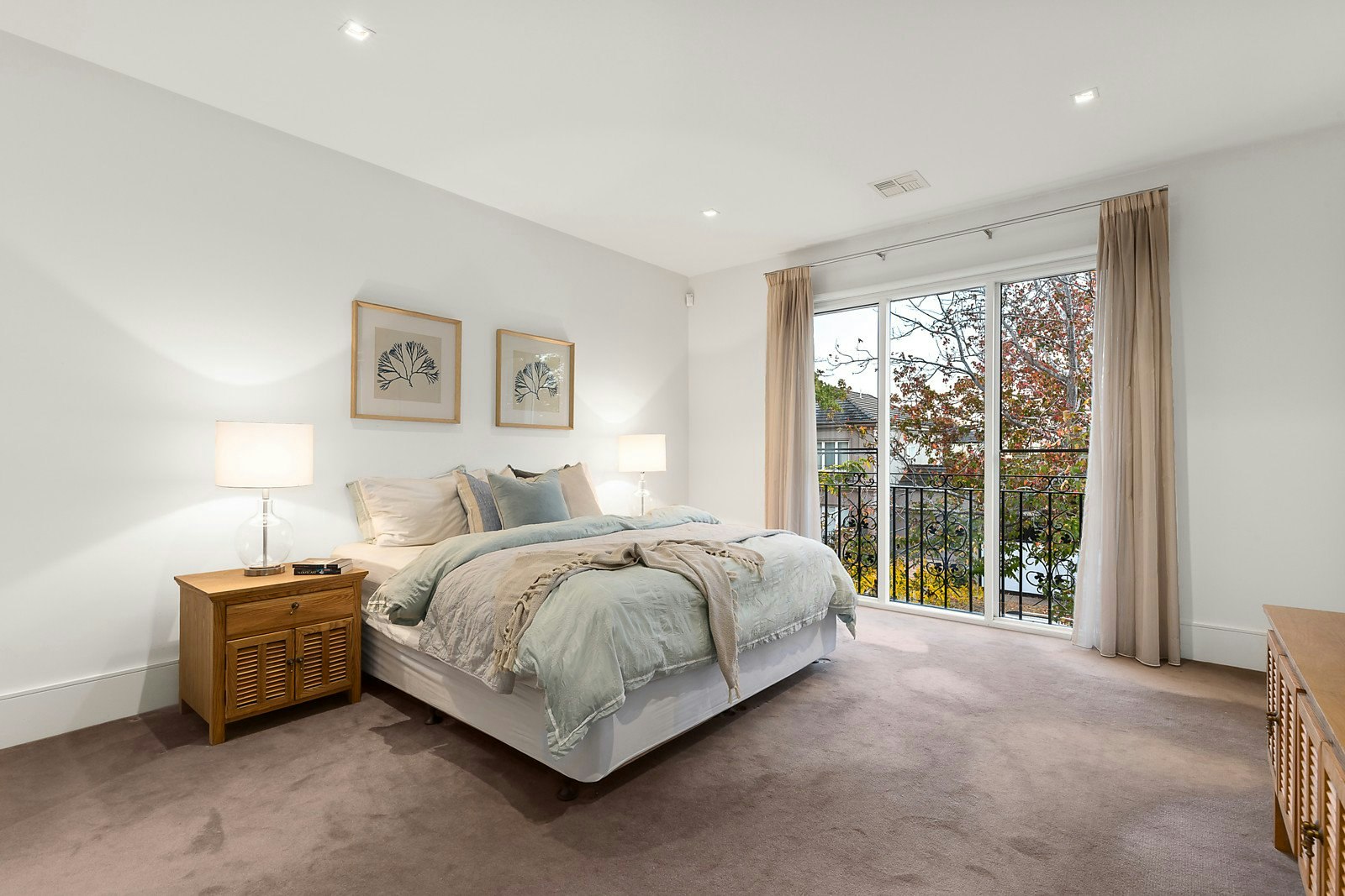 2B Rothesay Avenue, Brighton, VIC