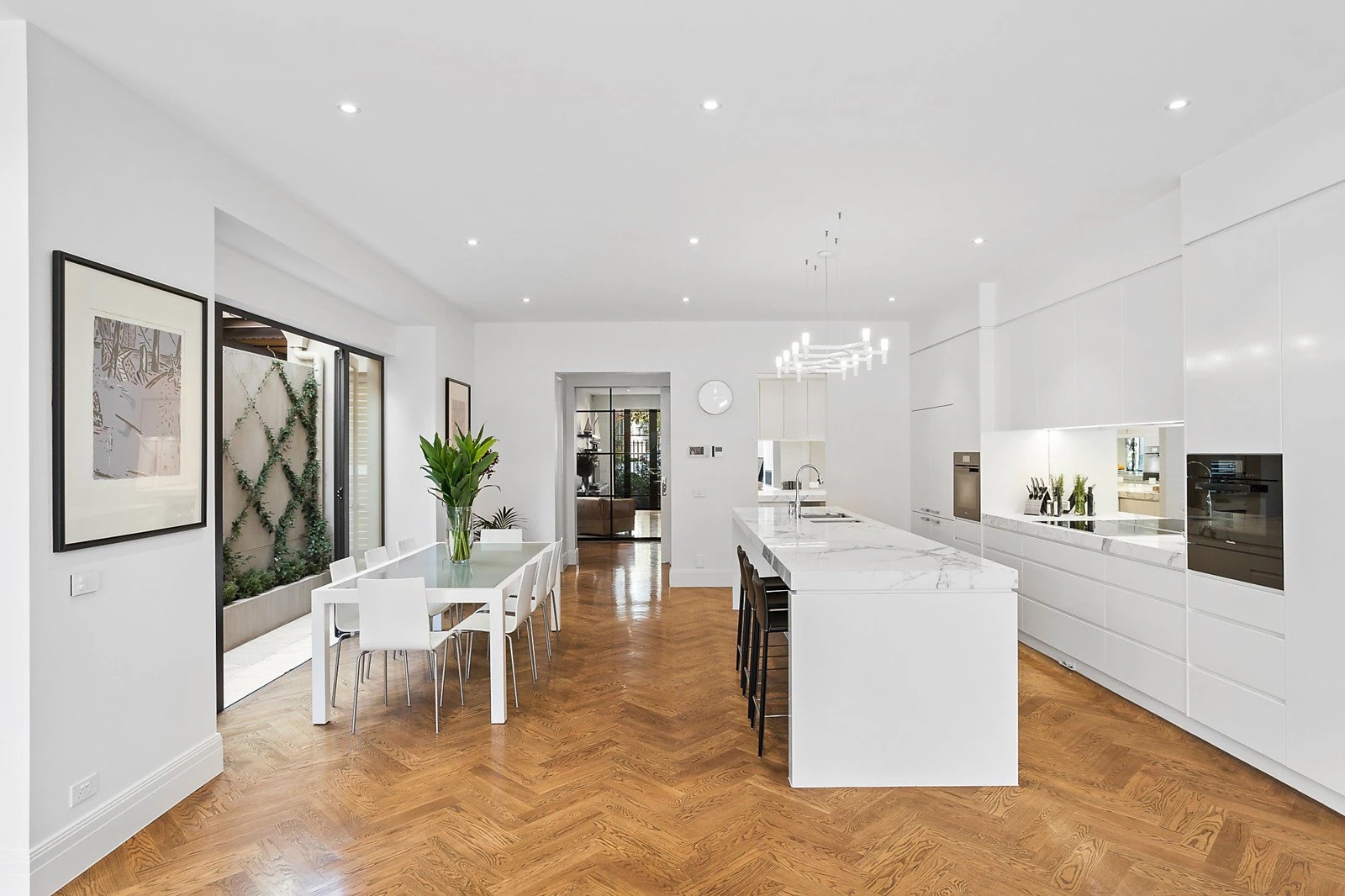 13 Tashinny Road, Toorak, VIC