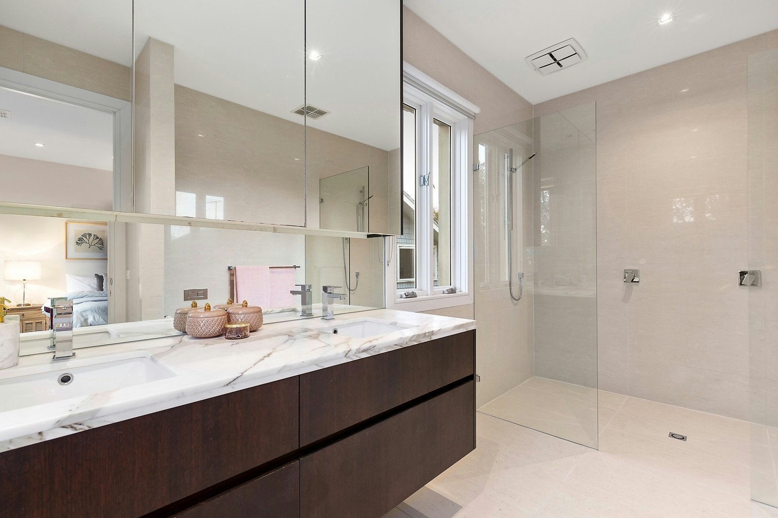 2B Rothesay Avenue, Brighton, VIC