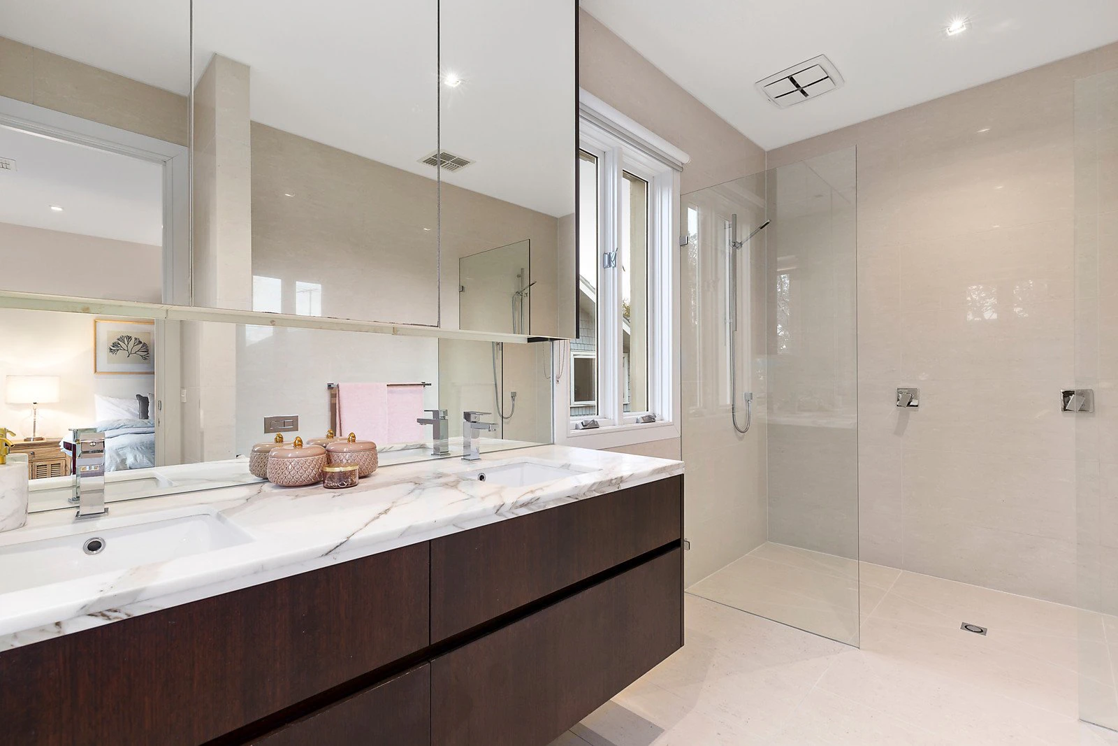 2B Rothesay Avenue, Brighton, VIC