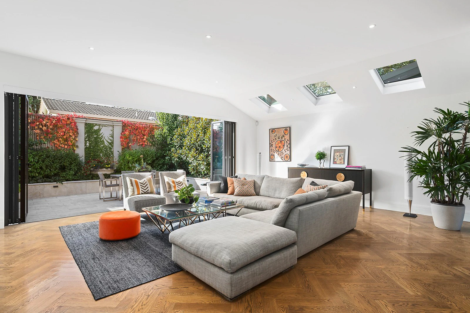13 Tashinny Road, Toorak, VIC