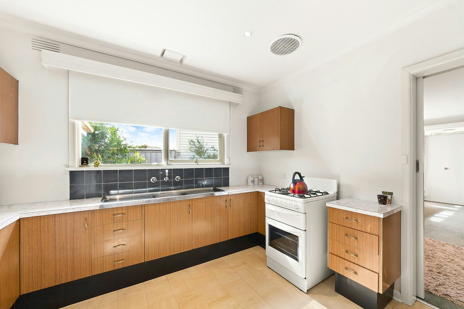 2/33 Logan Street, Canterbury, VIC