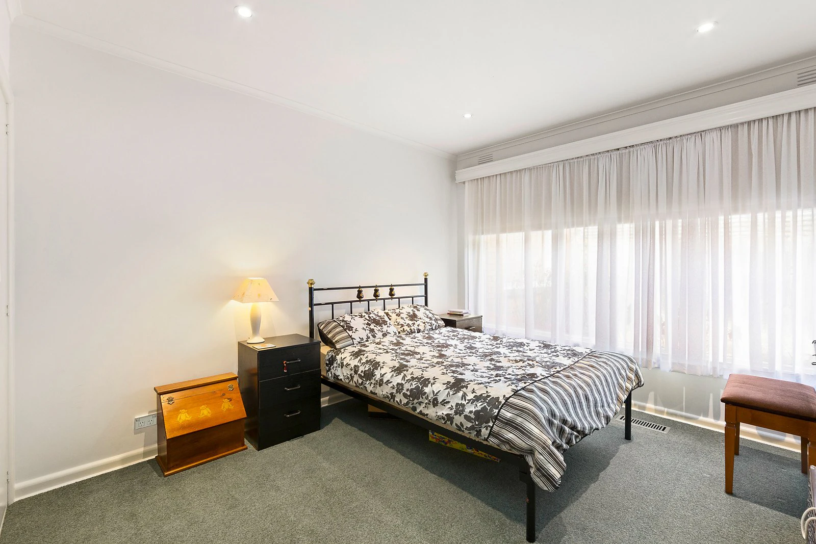 2/33 Logan Street, Canterbury, VIC
