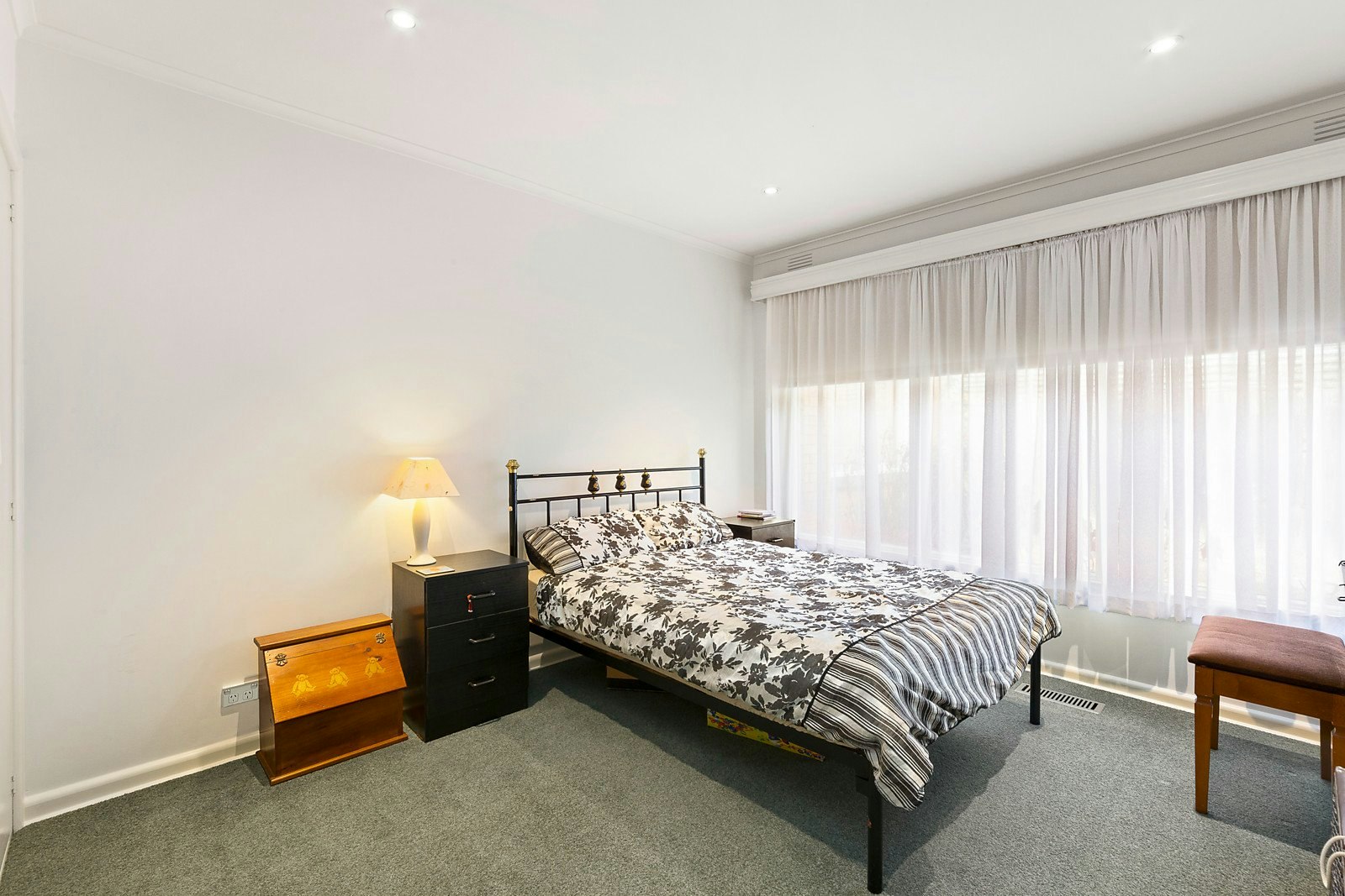 2/33 Logan Street, Canterbury, VIC