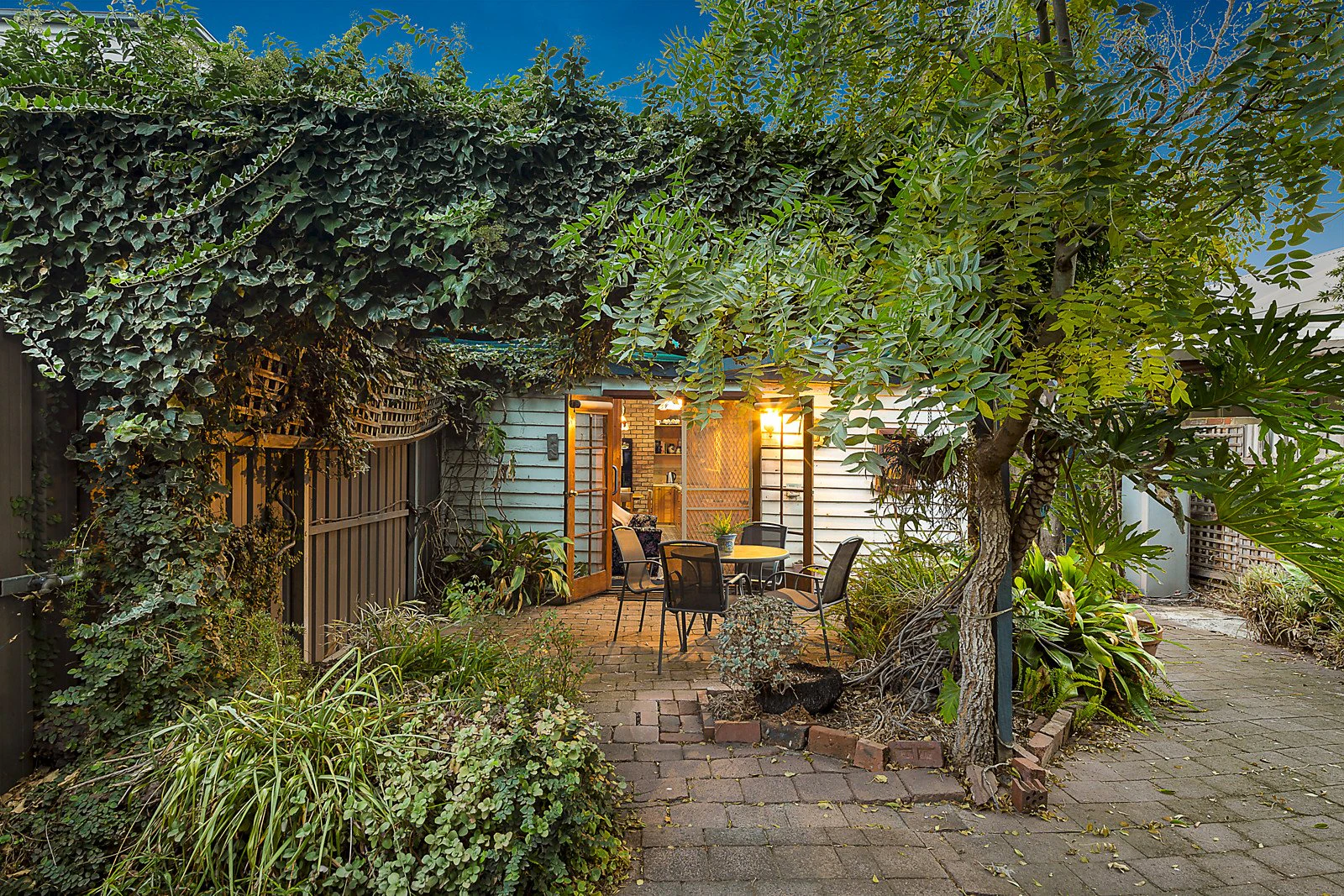 11 Barkly Avenue, Armadale, VIC