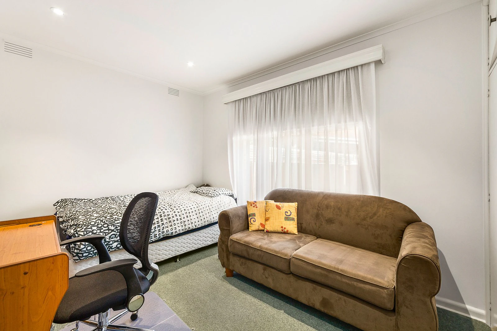 2/33 Logan Street, Canterbury, VIC