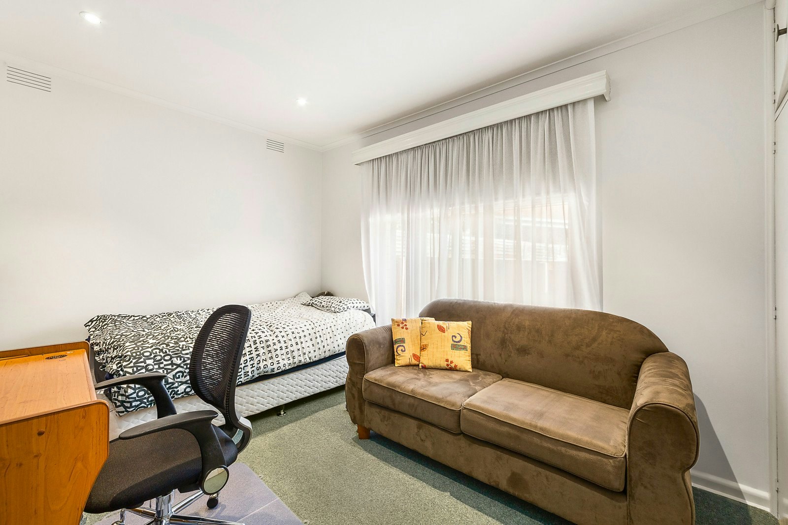 2/33 Logan Street, Canterbury, VIC