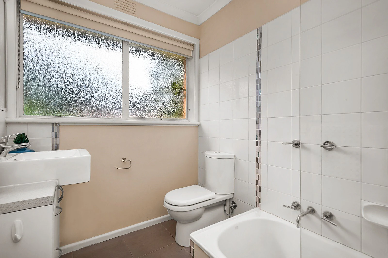 1/6 Mitchell Road, Mont Albert North, VIC
