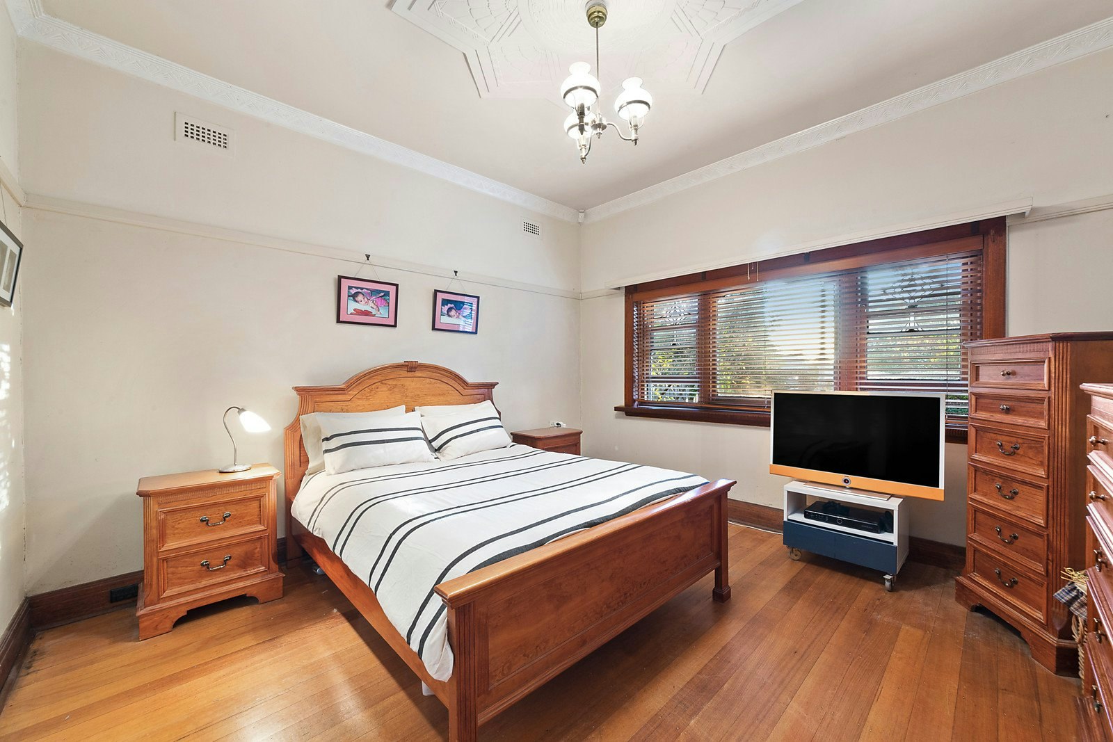 37 Hilltop Avenue, Glen Iris, VIC