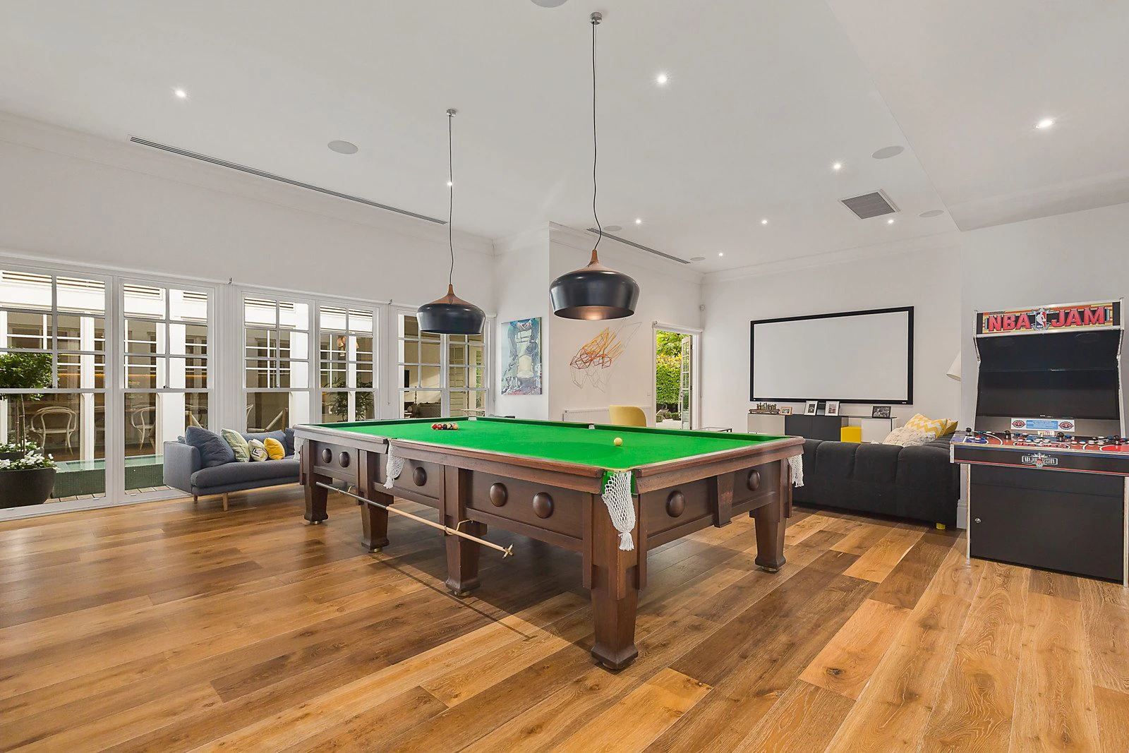 7 Smythe Avenue, Mont Albert, VIC
