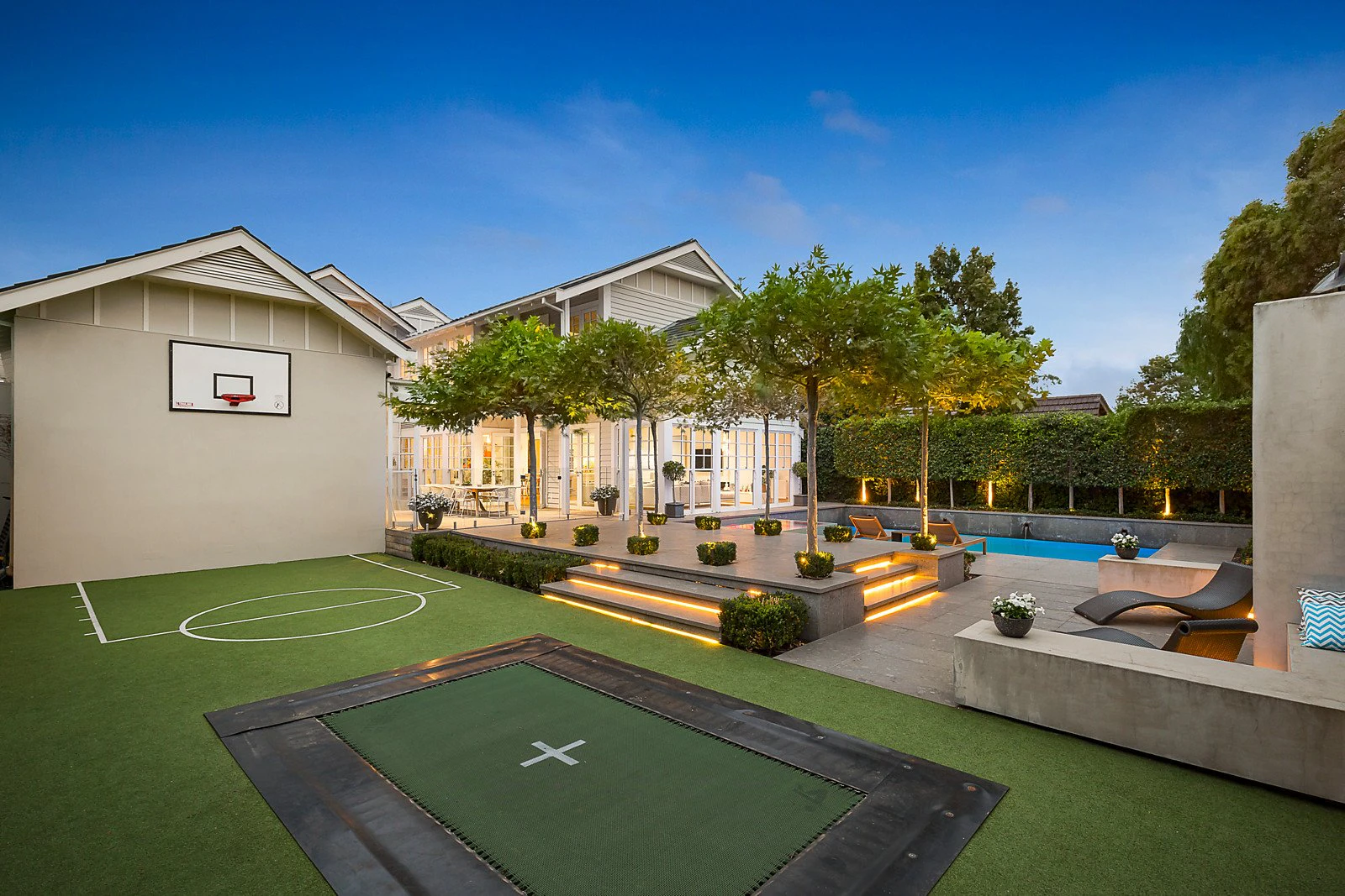 7 Smythe Avenue, Mont Albert, VIC