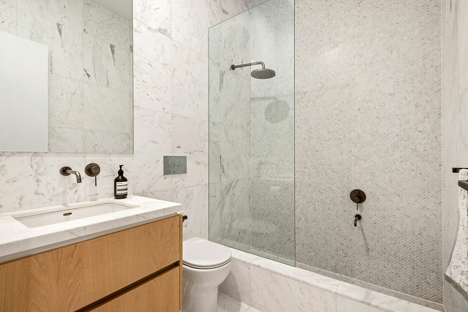 21 Mcgregor Street, Canterbury, VIC