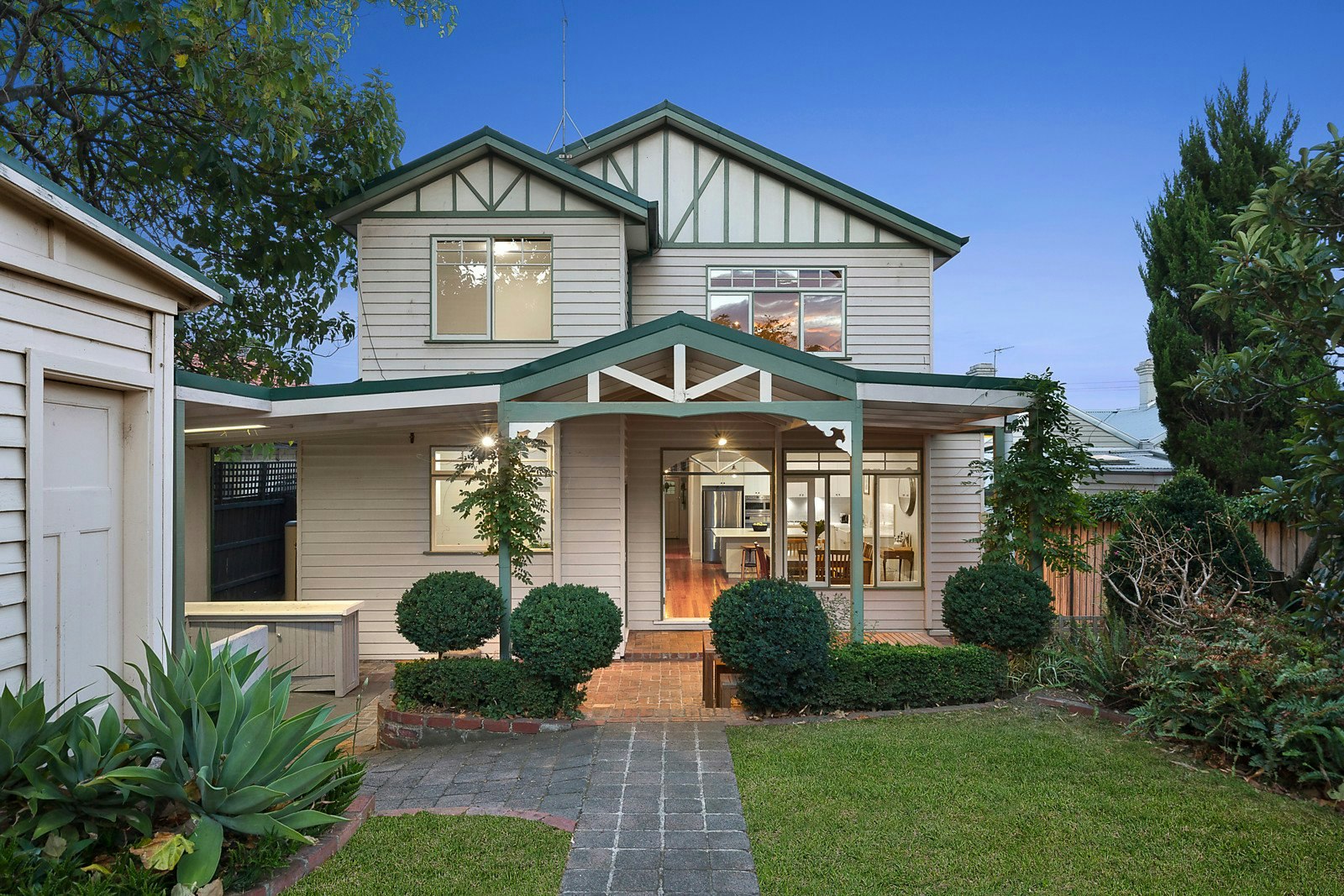 122 Pakington Street, Kew, Vic