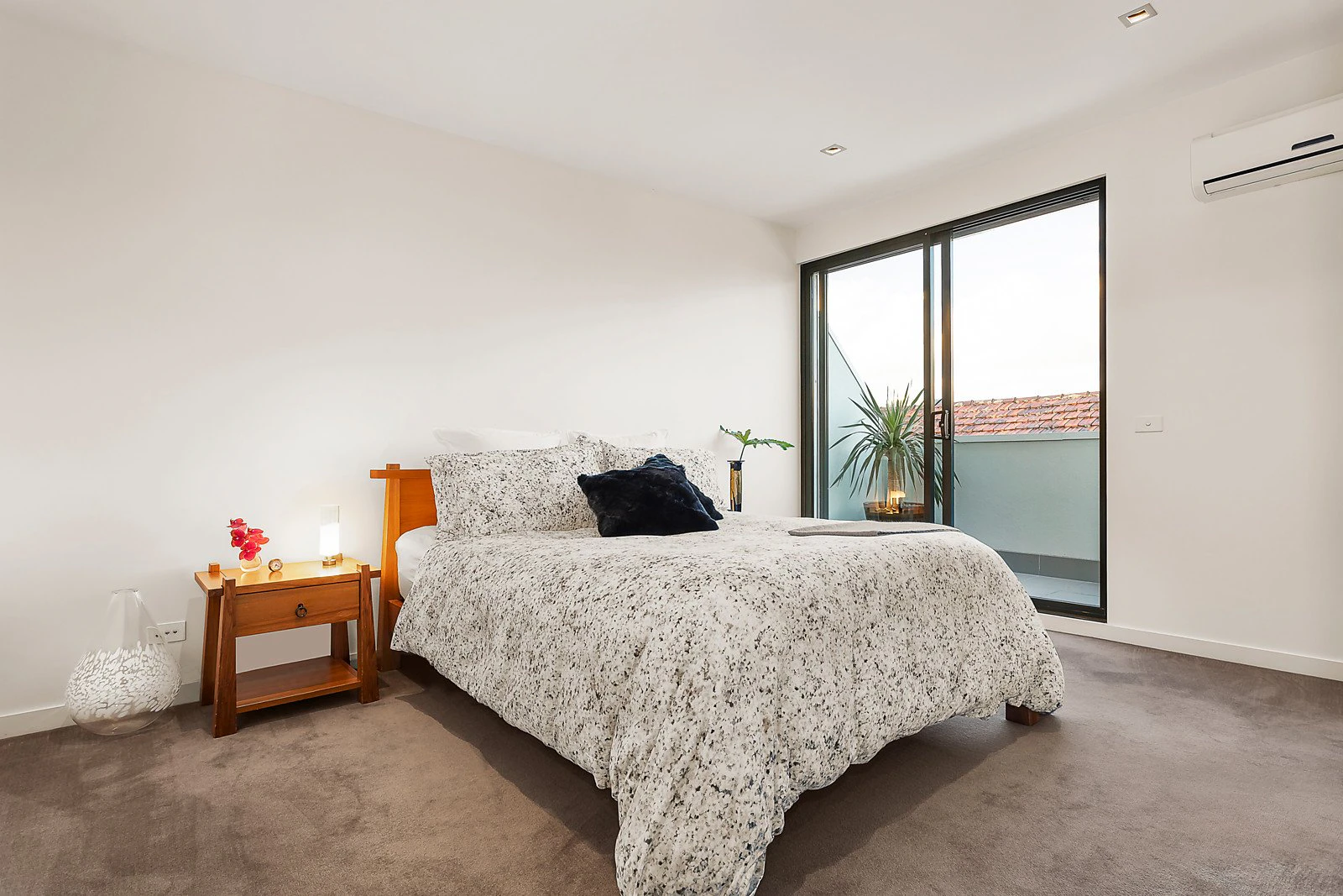 11/10 Docker Street, Elwood, VIC