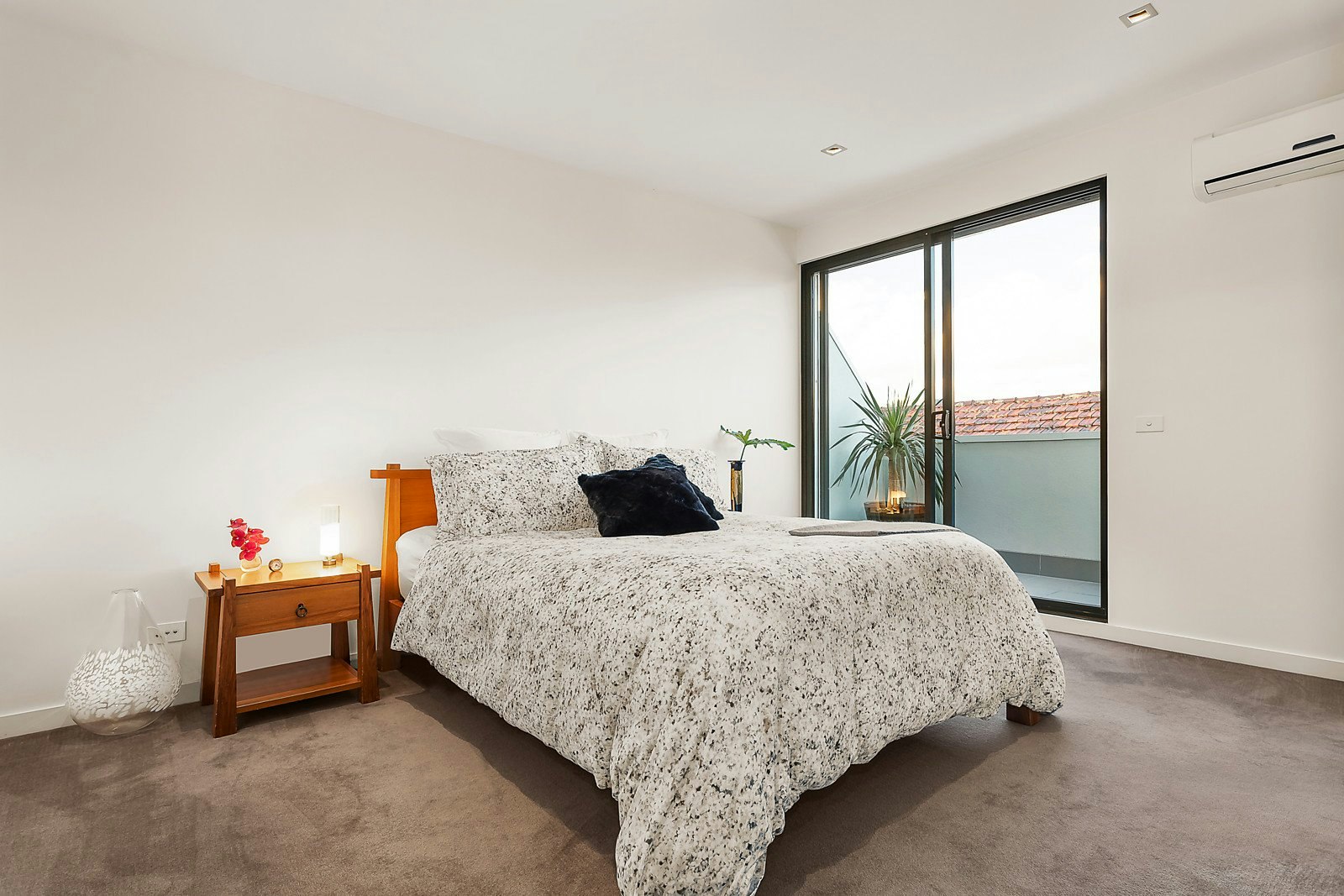 11/10 Docker Street, Elwood, VIC